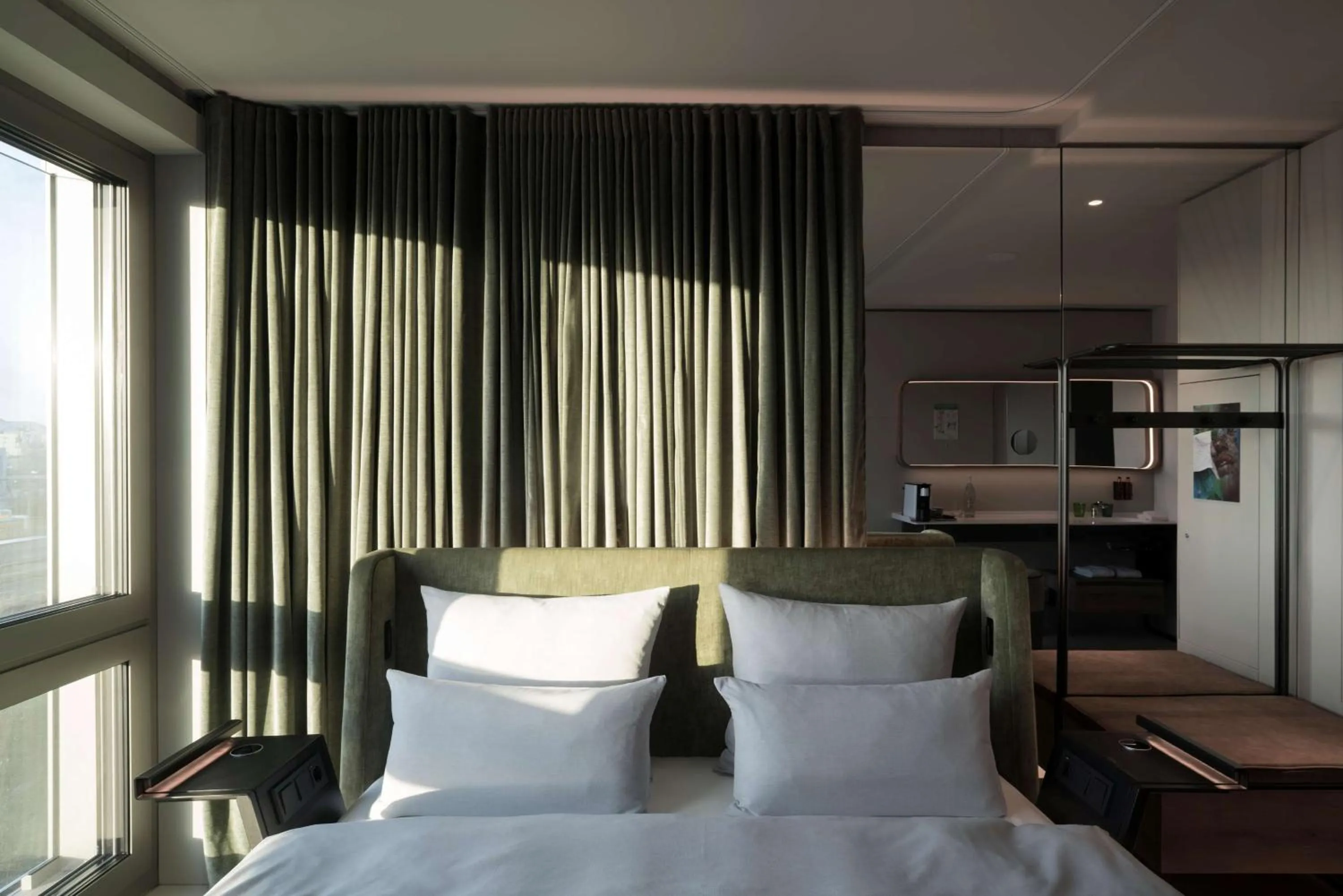 Bedroom, Bed in b'mine Hotel Frankfurt Airport