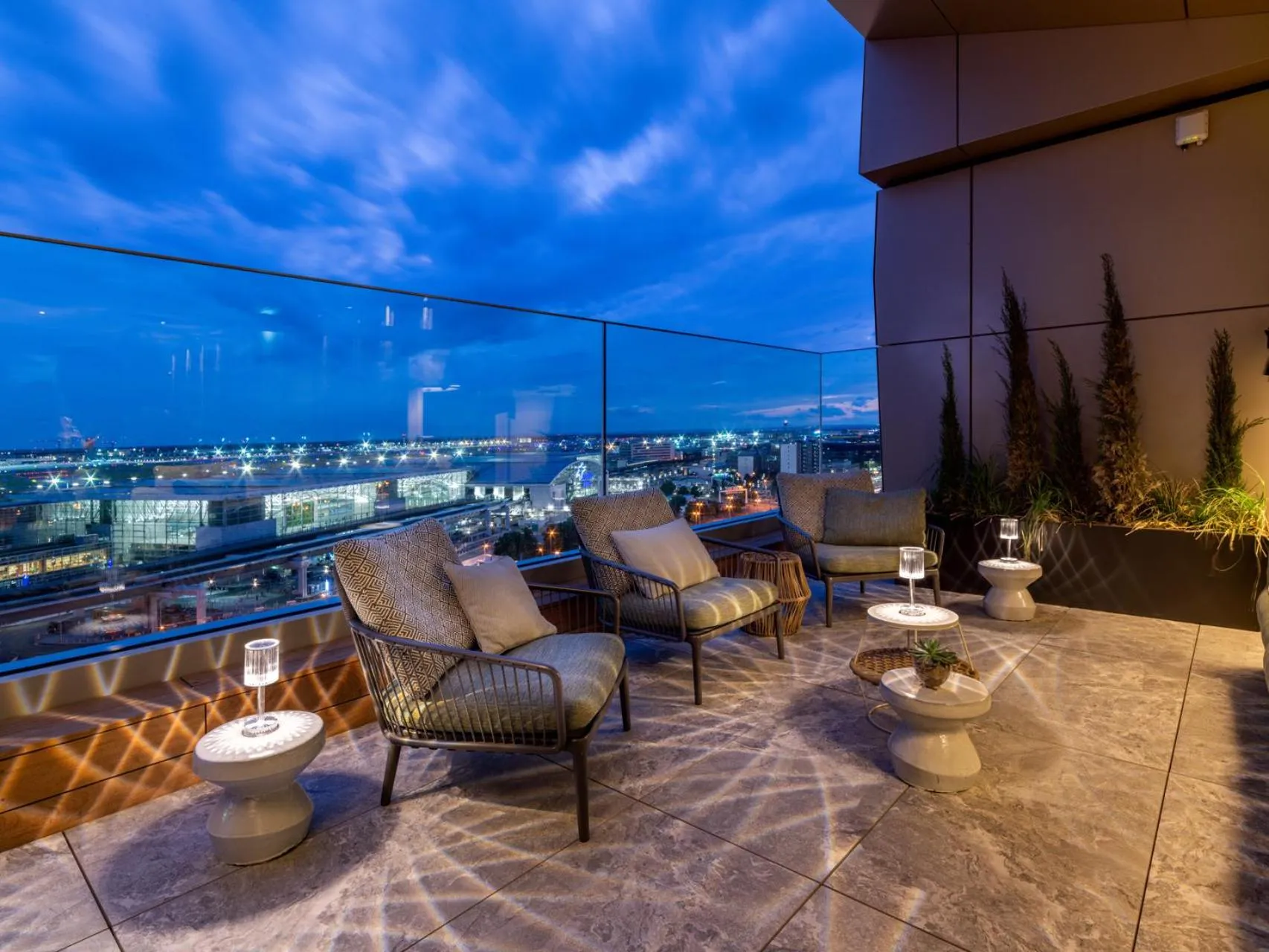 Restaurant/places to eat in b'mine Hotel Frankfurt Airport