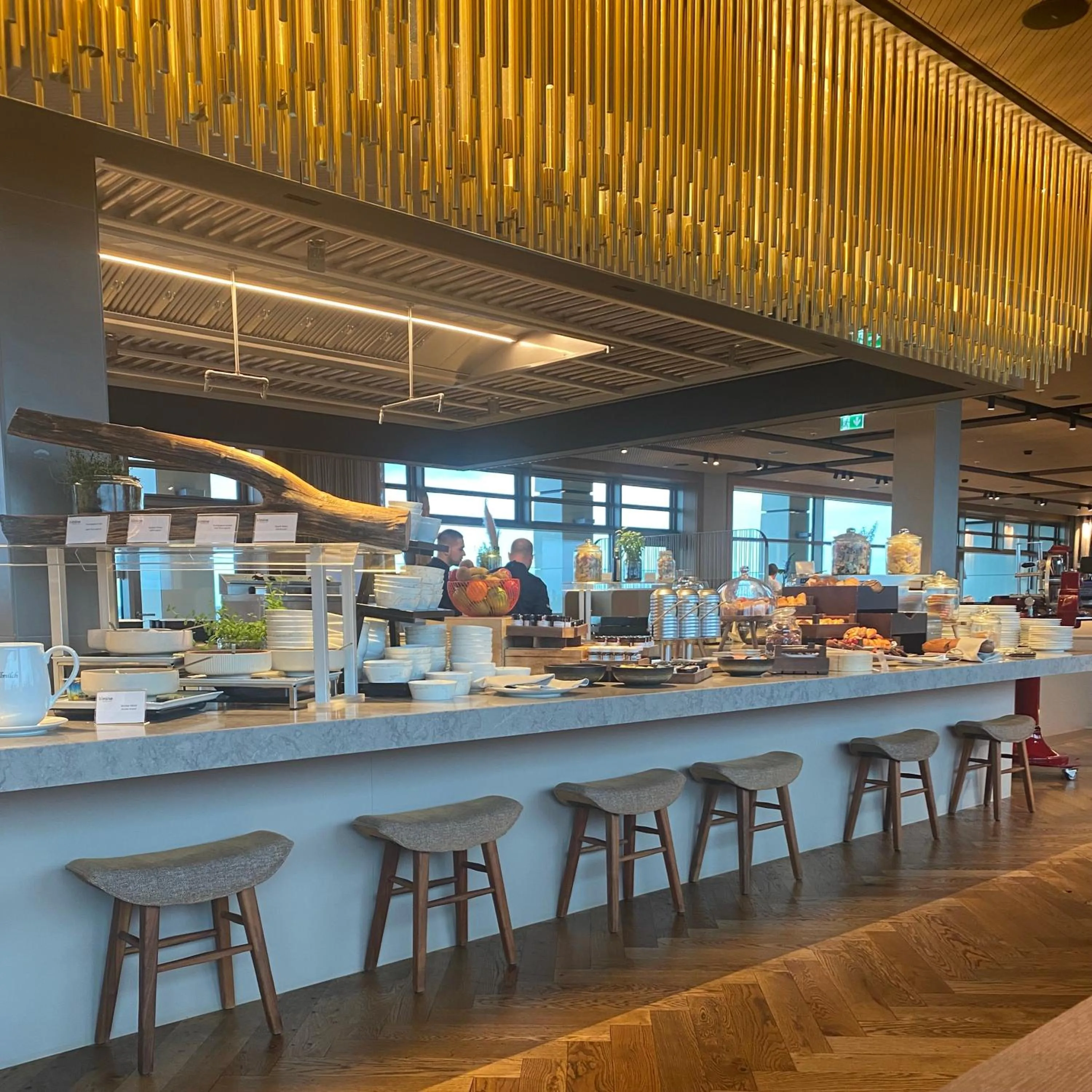 Breakfast in b'mine Hotel Frankfurt Airport