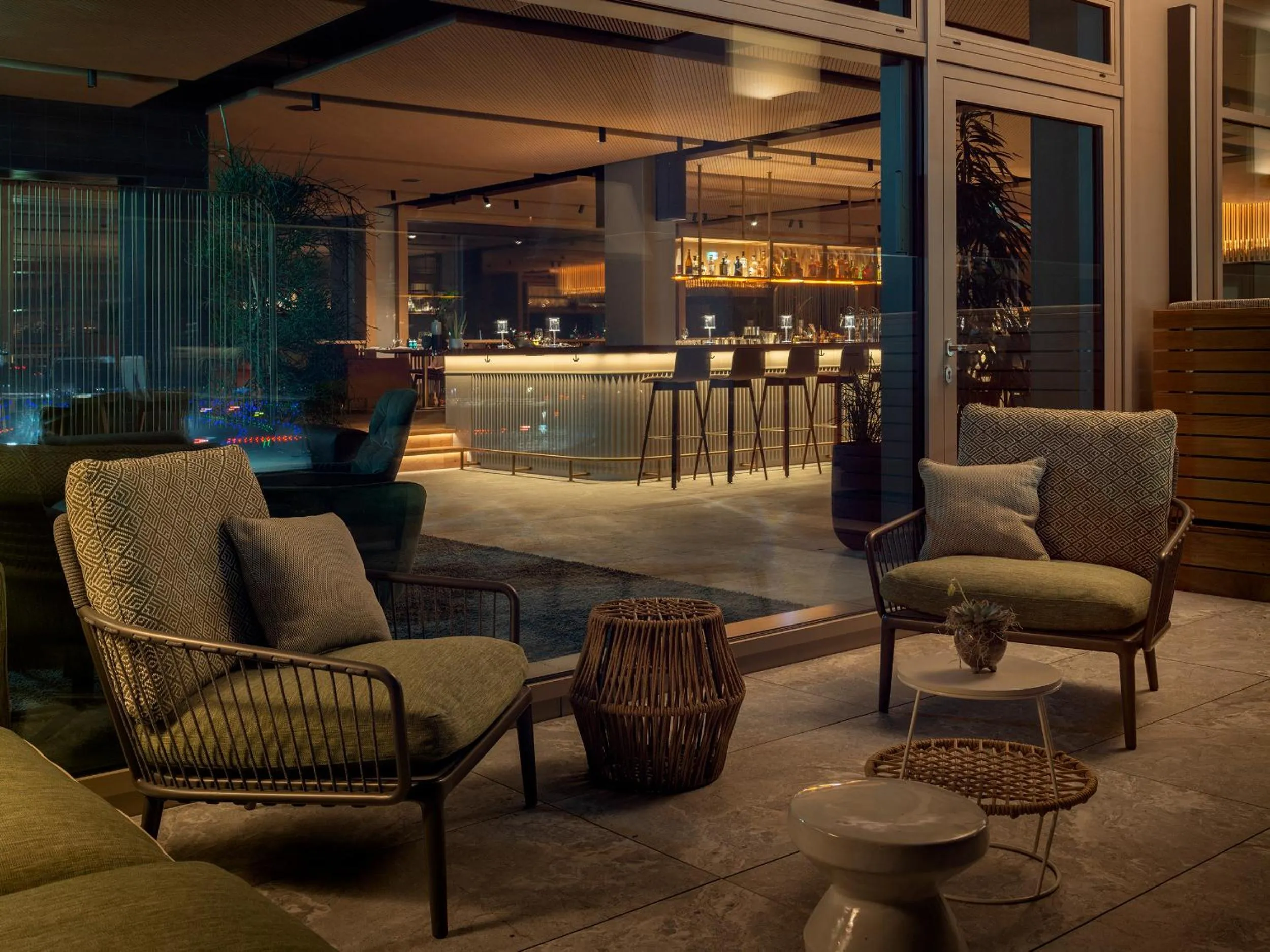 Restaurant/places to eat in b'mine Hotel Frankfurt Airport