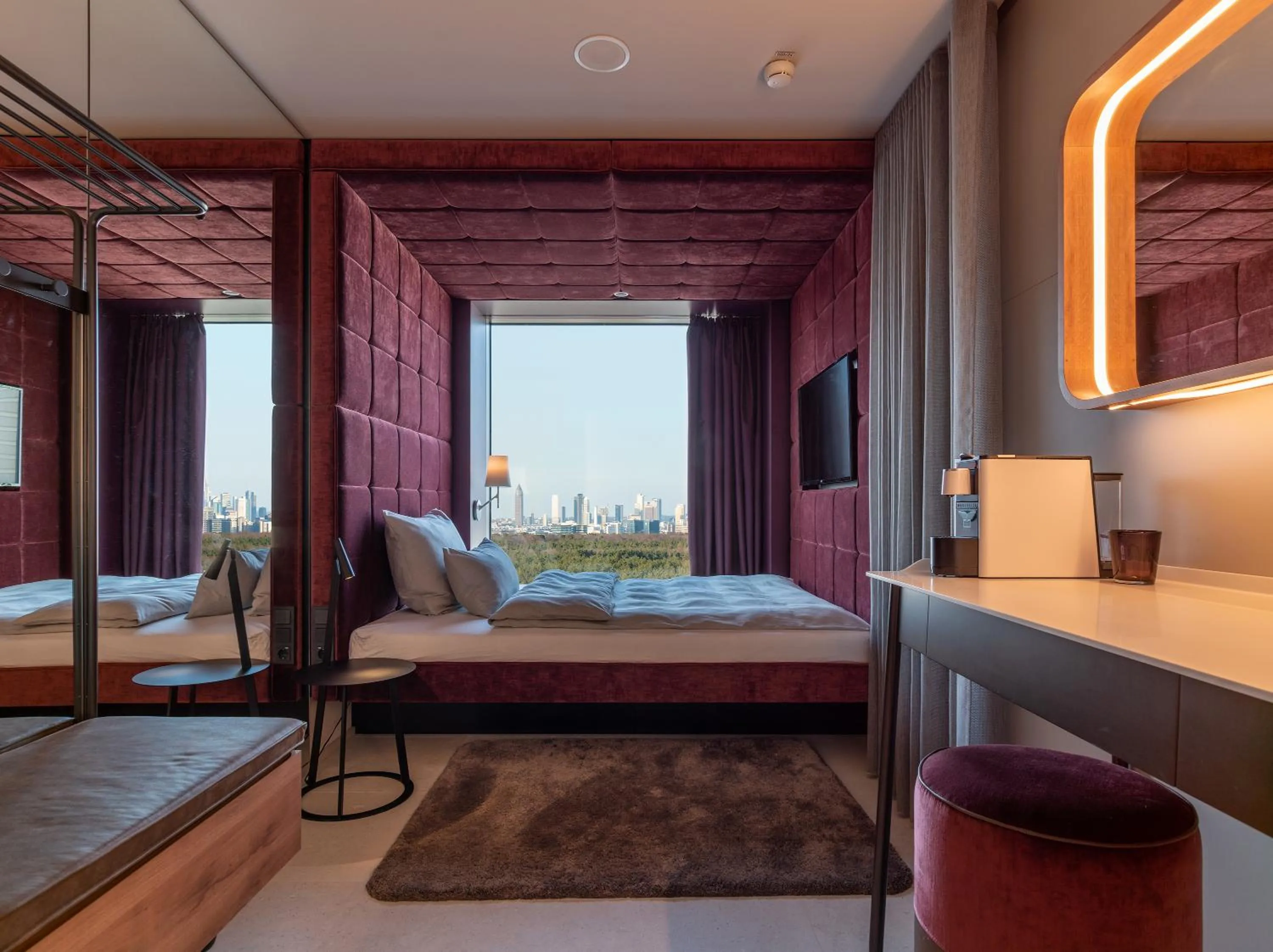 Bed in b'mine Hotel Frankfurt Airport