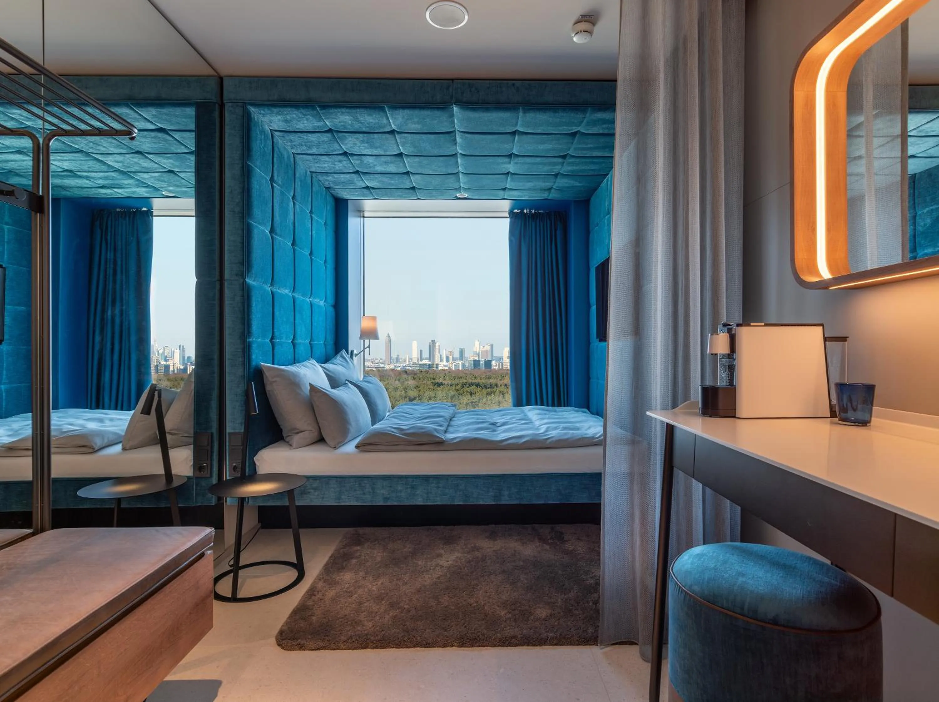 Bed in b'mine Hotel Frankfurt Airport