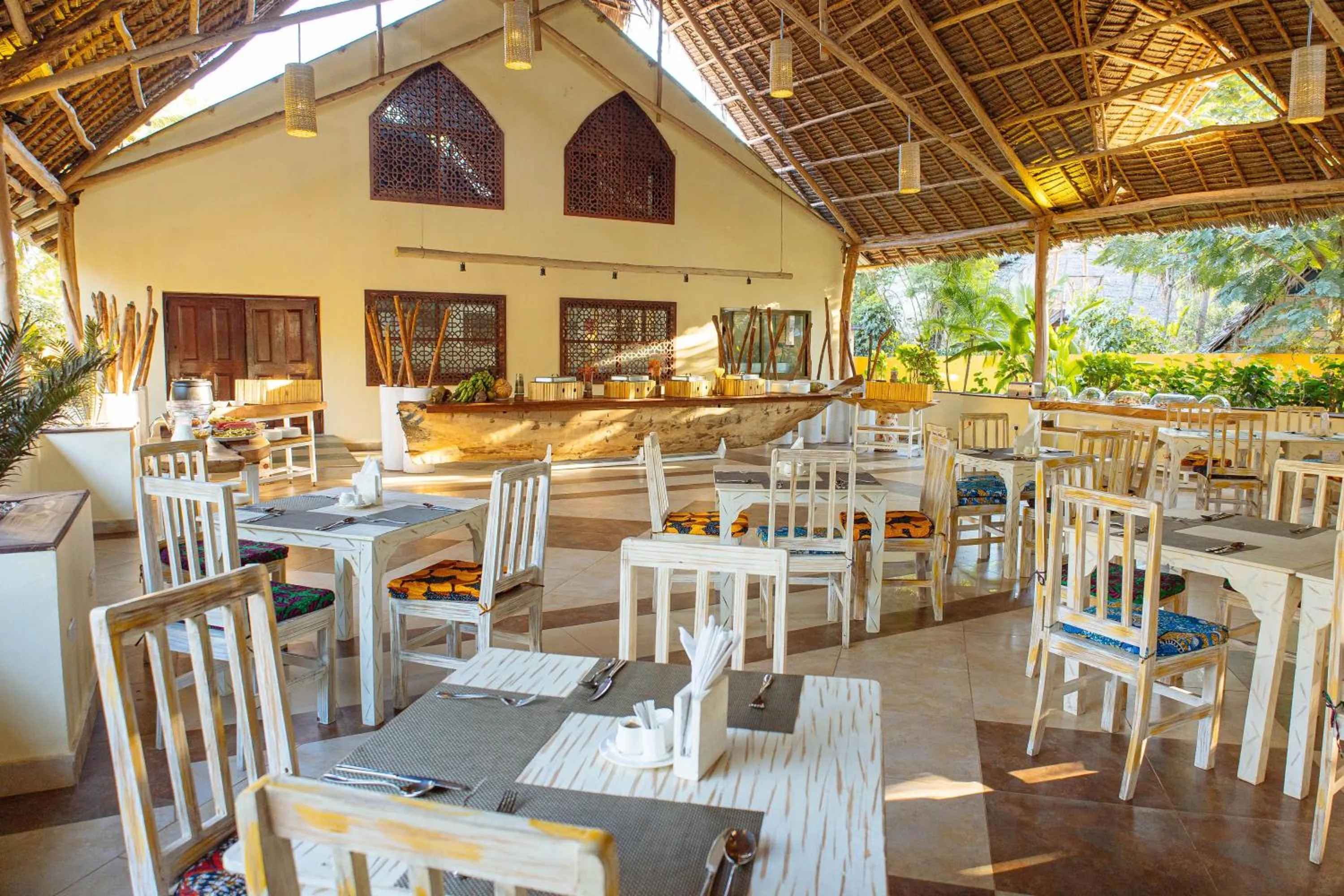 Restaurant/places to eat in Sansi Kae Beach Resort