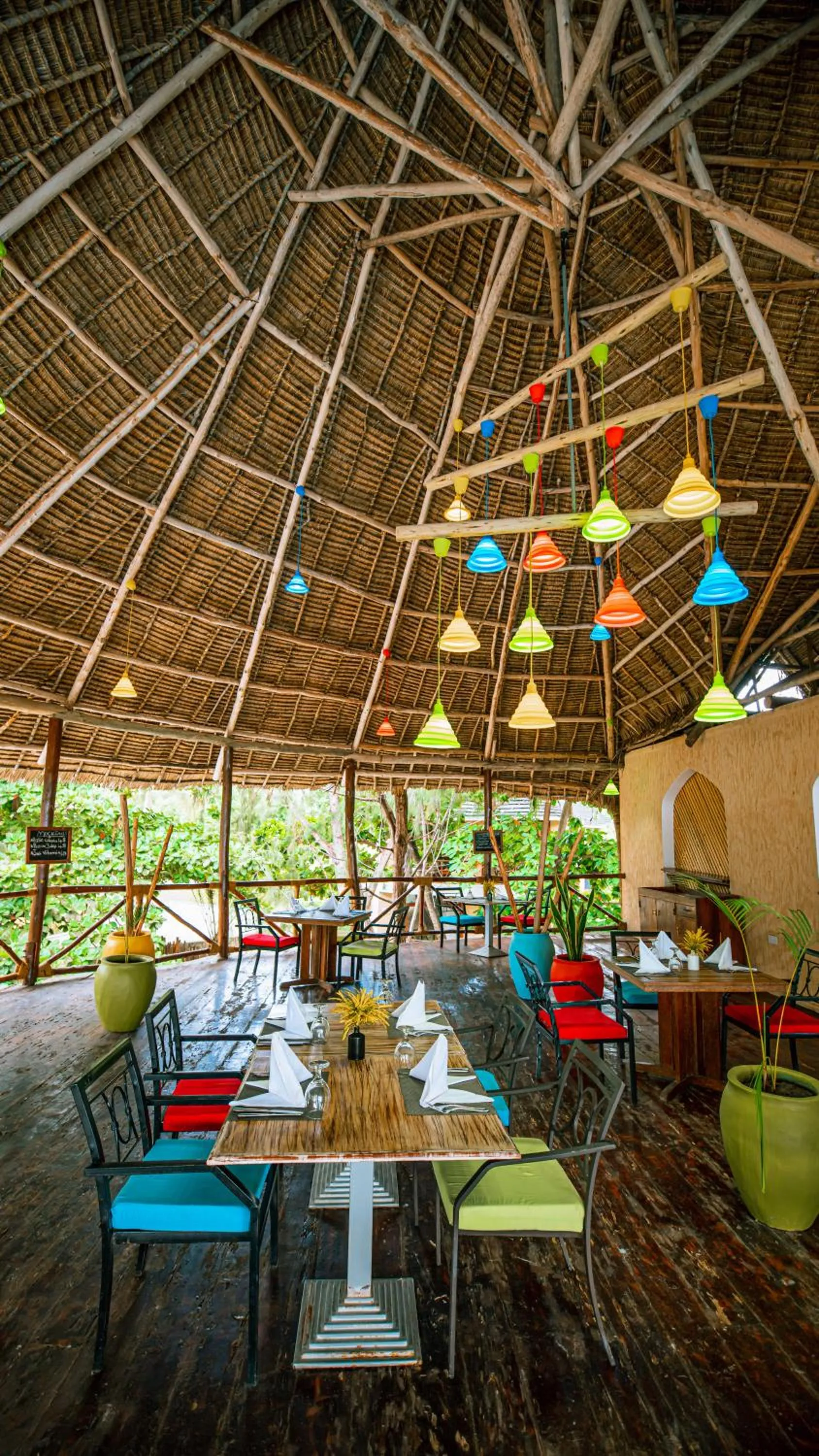 Restaurant/places to eat in Sansi Kae Beach Resort