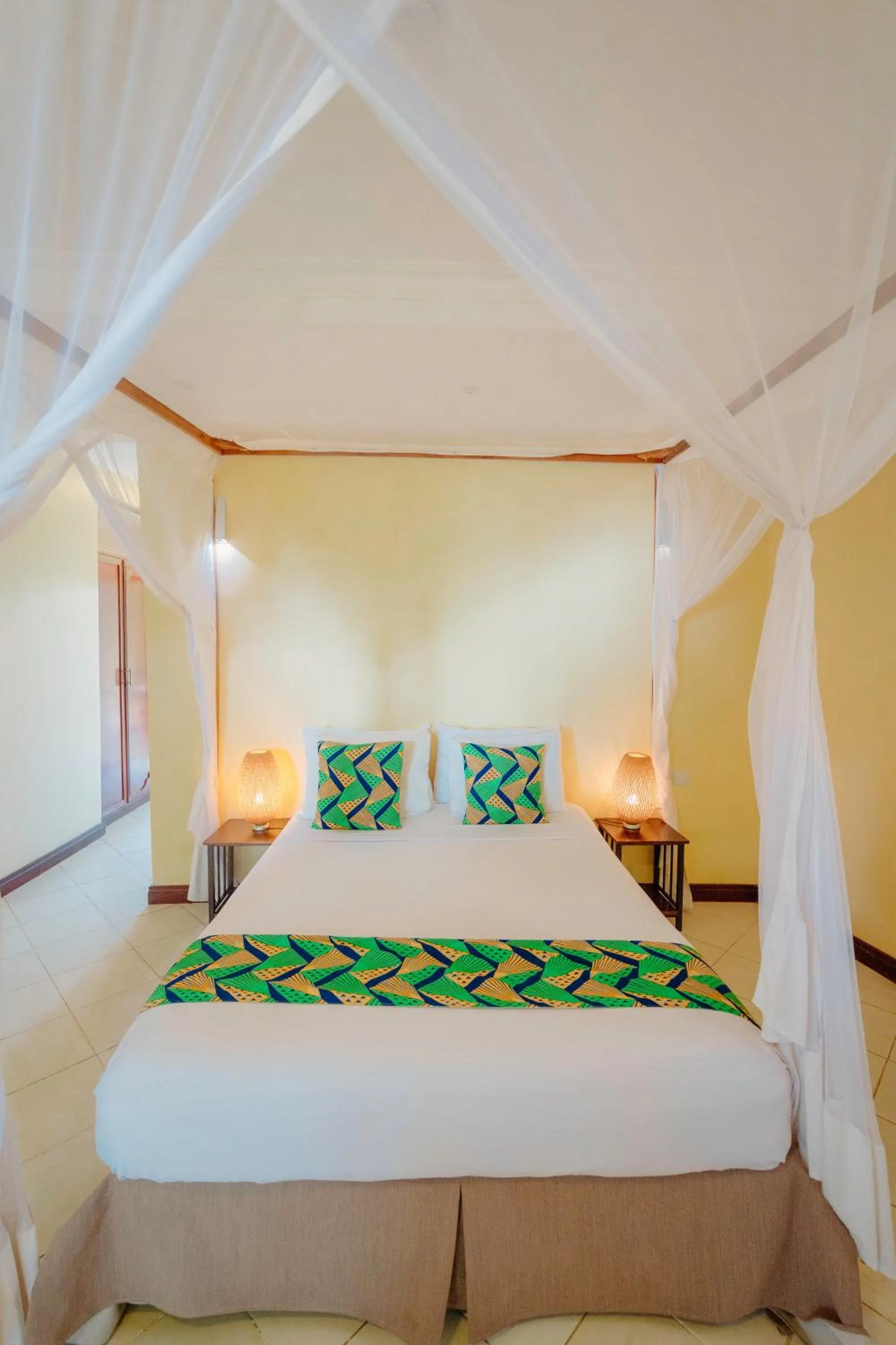 Bed in Sansi Kae Beach Resort