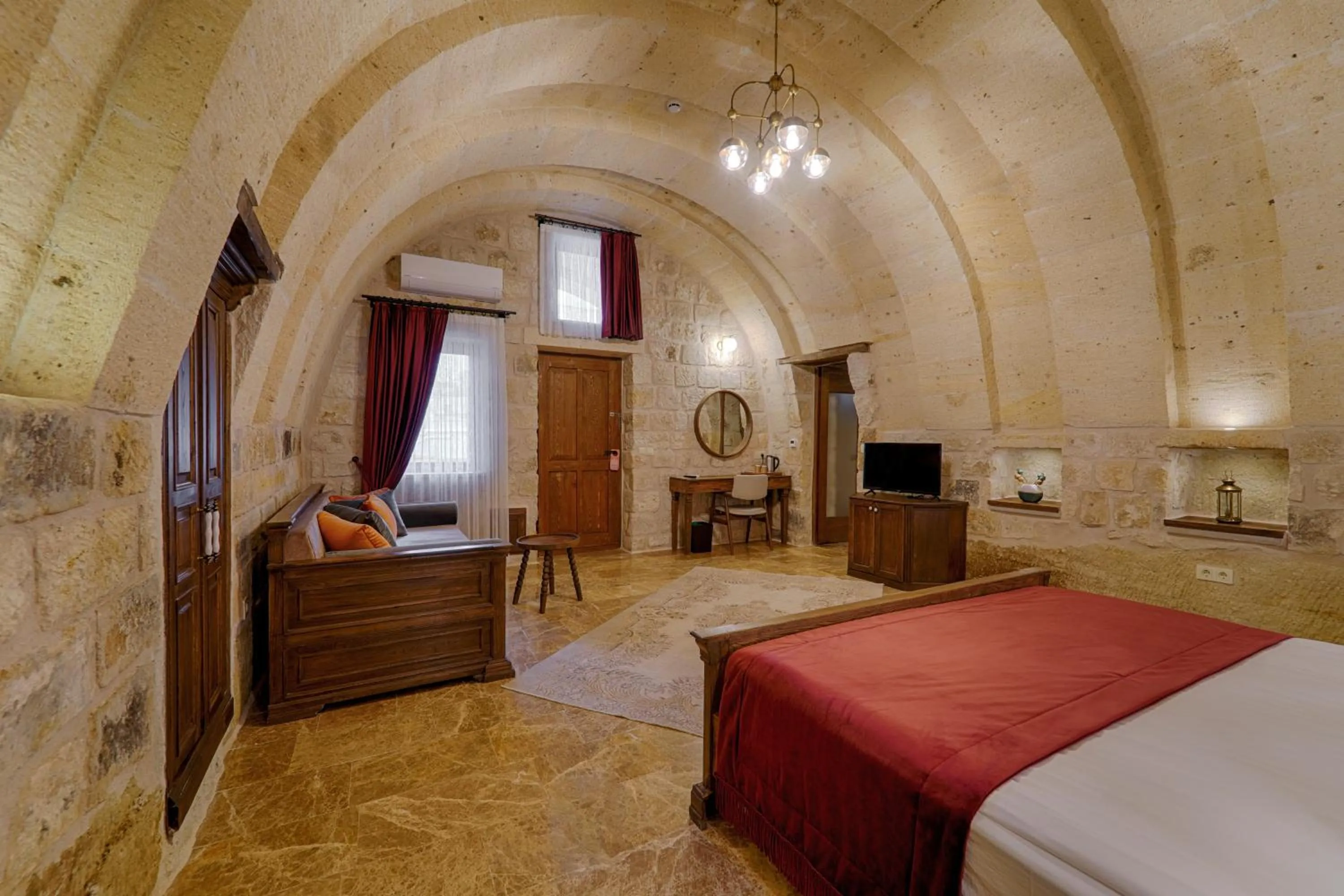 Bed in Solem Cave Suites