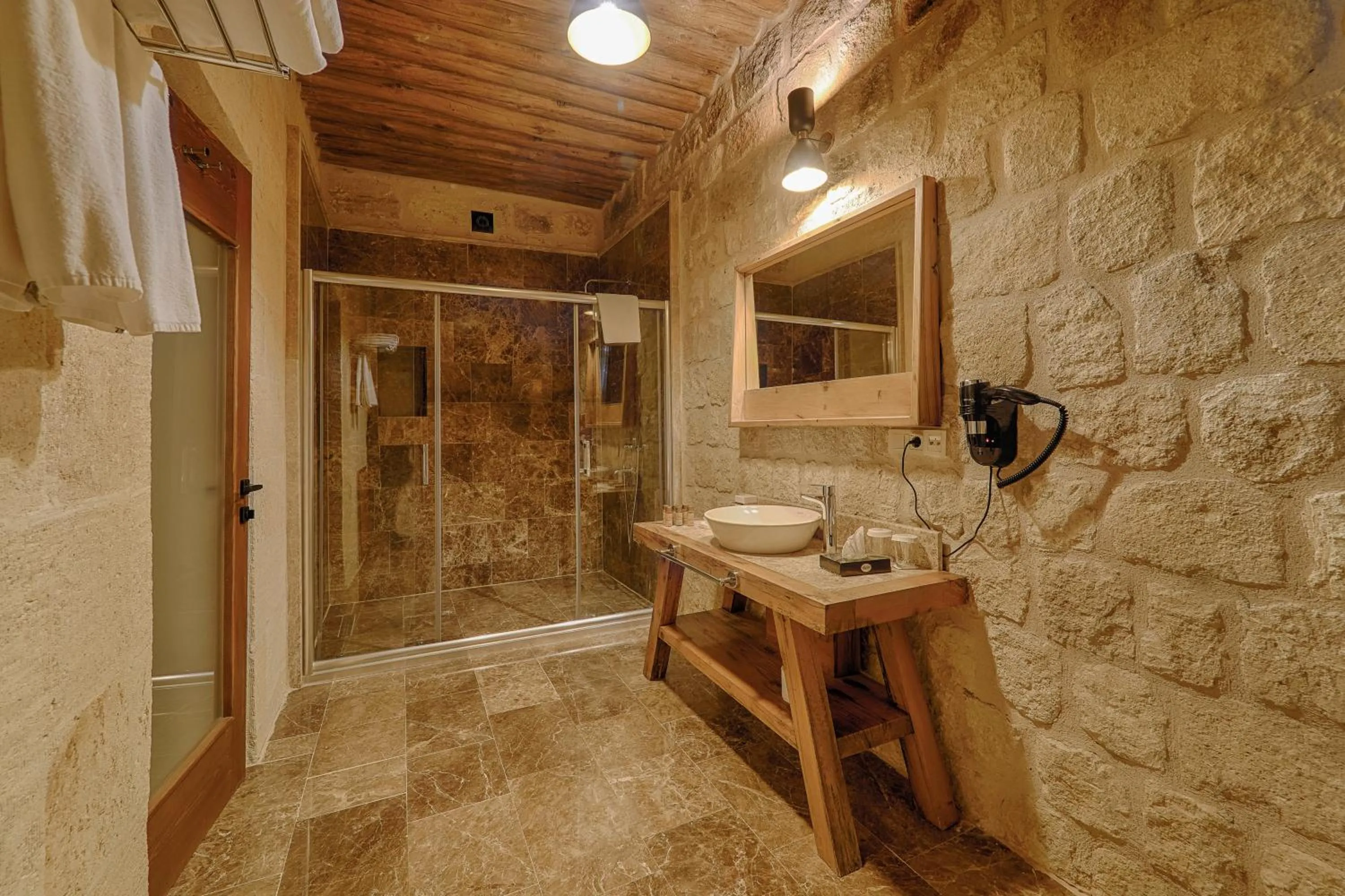 Shower in Solem Cave Suites