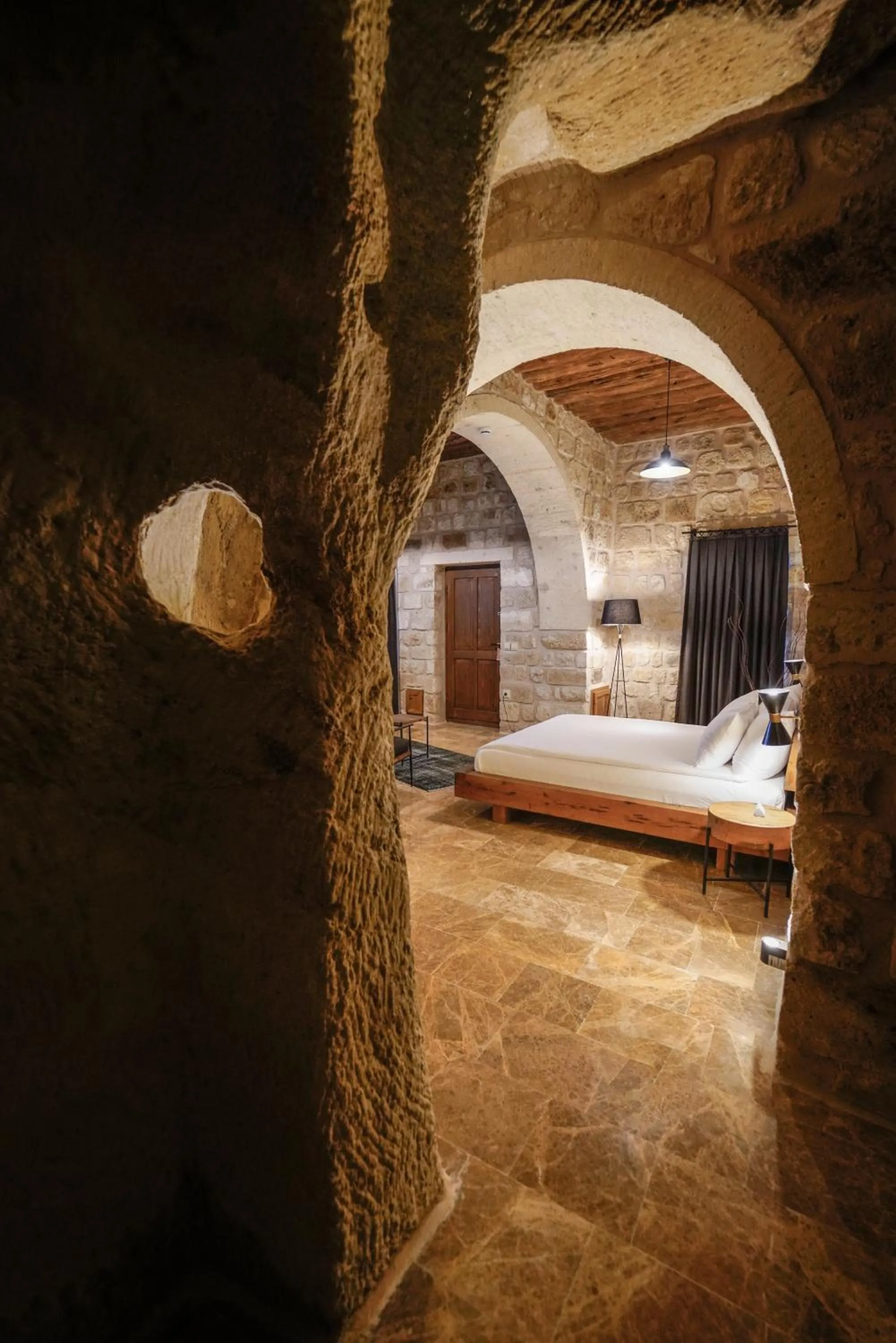 Facade/entrance, Bed in Solem Cave Suites
