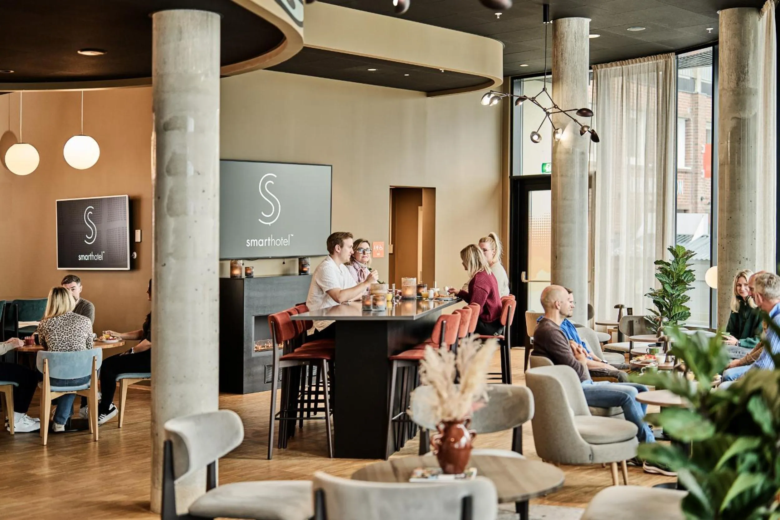 People in Smarthotel Bodø