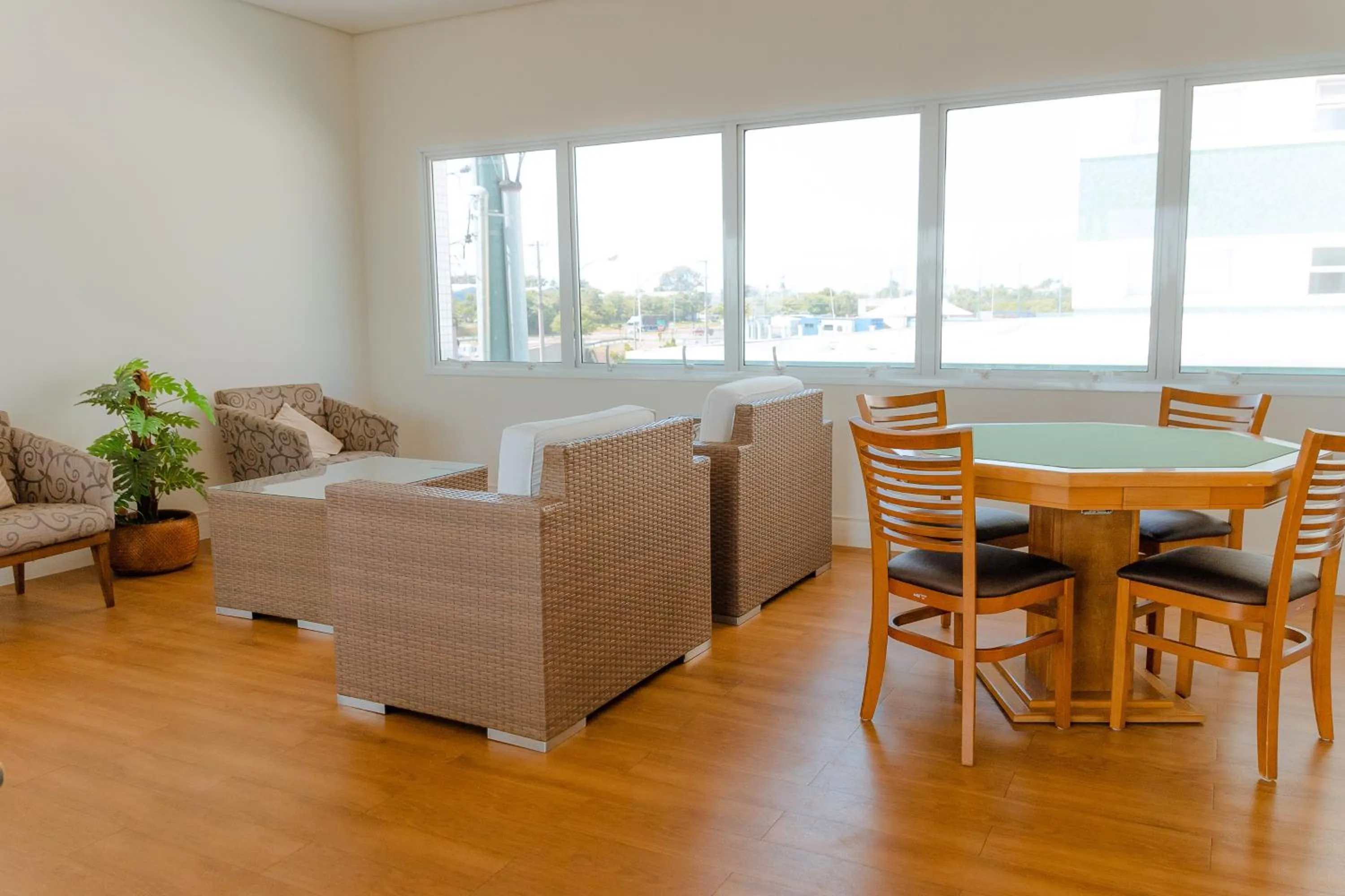 Seating area in Porto Feliz Executive Hotel