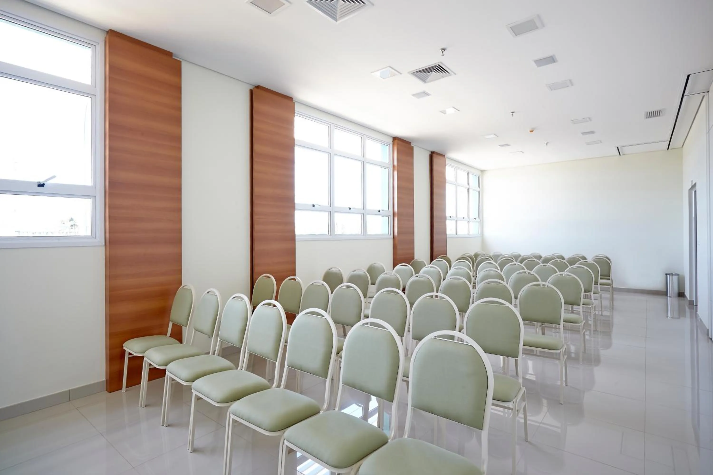Business facilities in Porto Feliz Executive Hotel