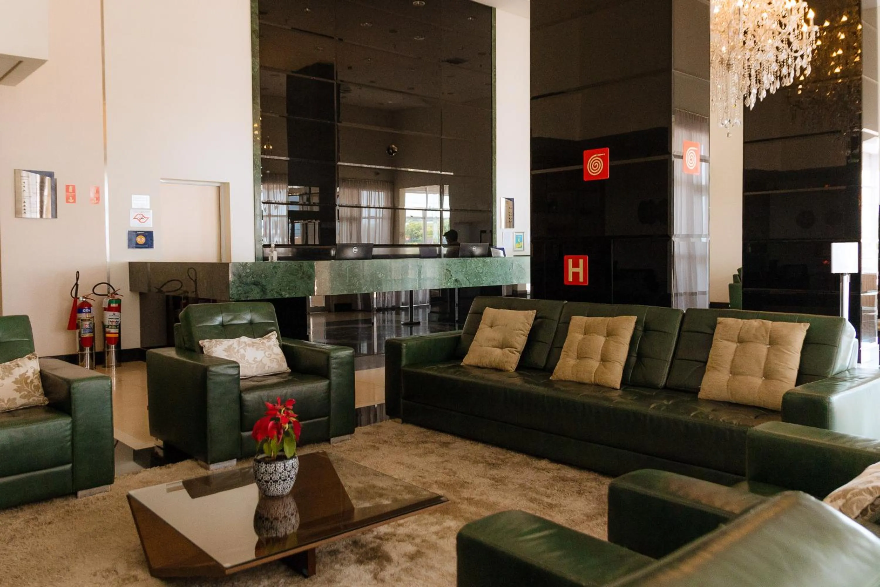 Lobby or reception in Porto Feliz Executive Hotel