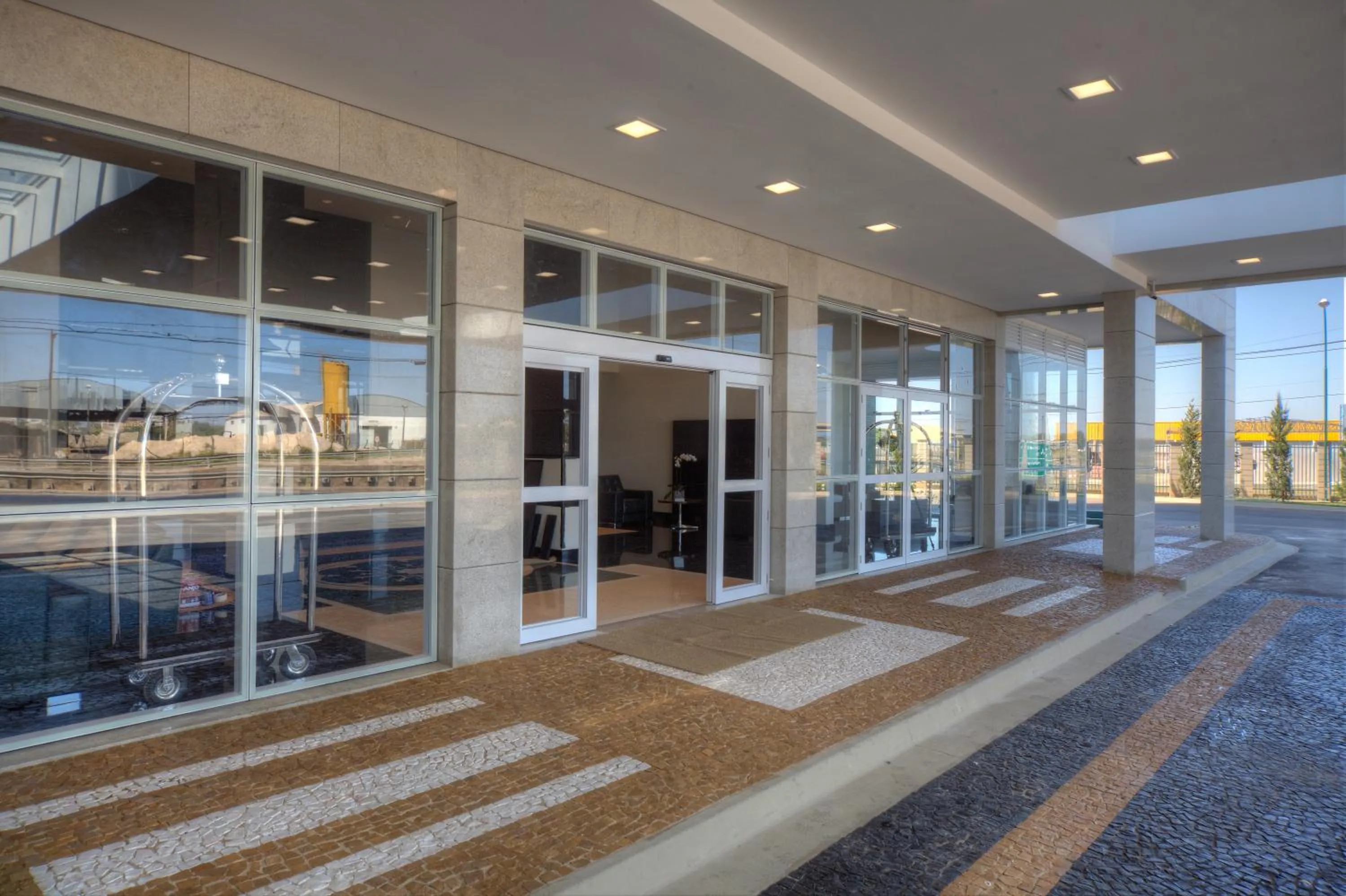 Facade/entrance in Porto Feliz Executive Hotel