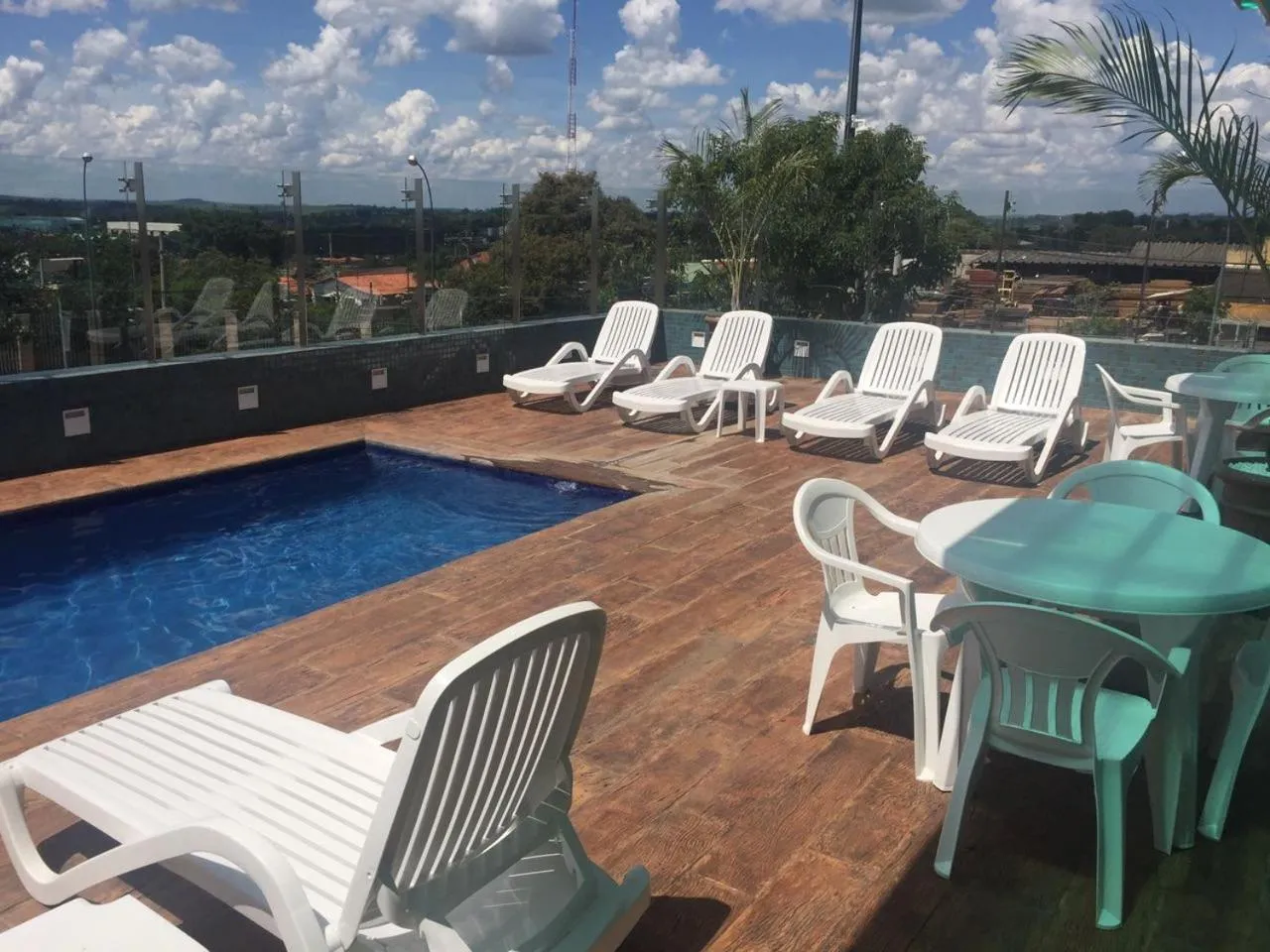 Swimming pool in Porto Feliz Executive Hotel
