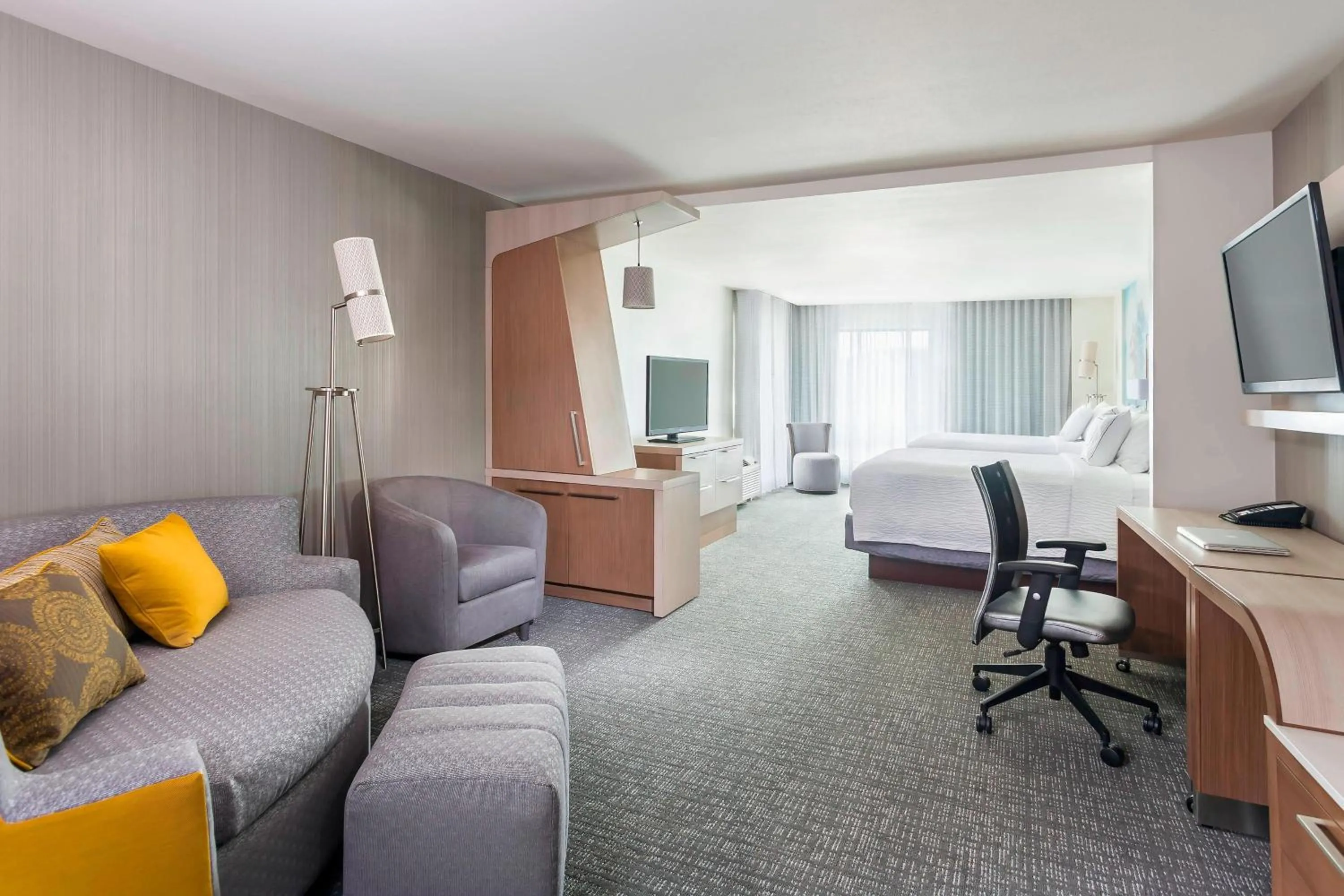 Photo of the whole room, Bed in Courtyard by Marriott Stafford Quantico
