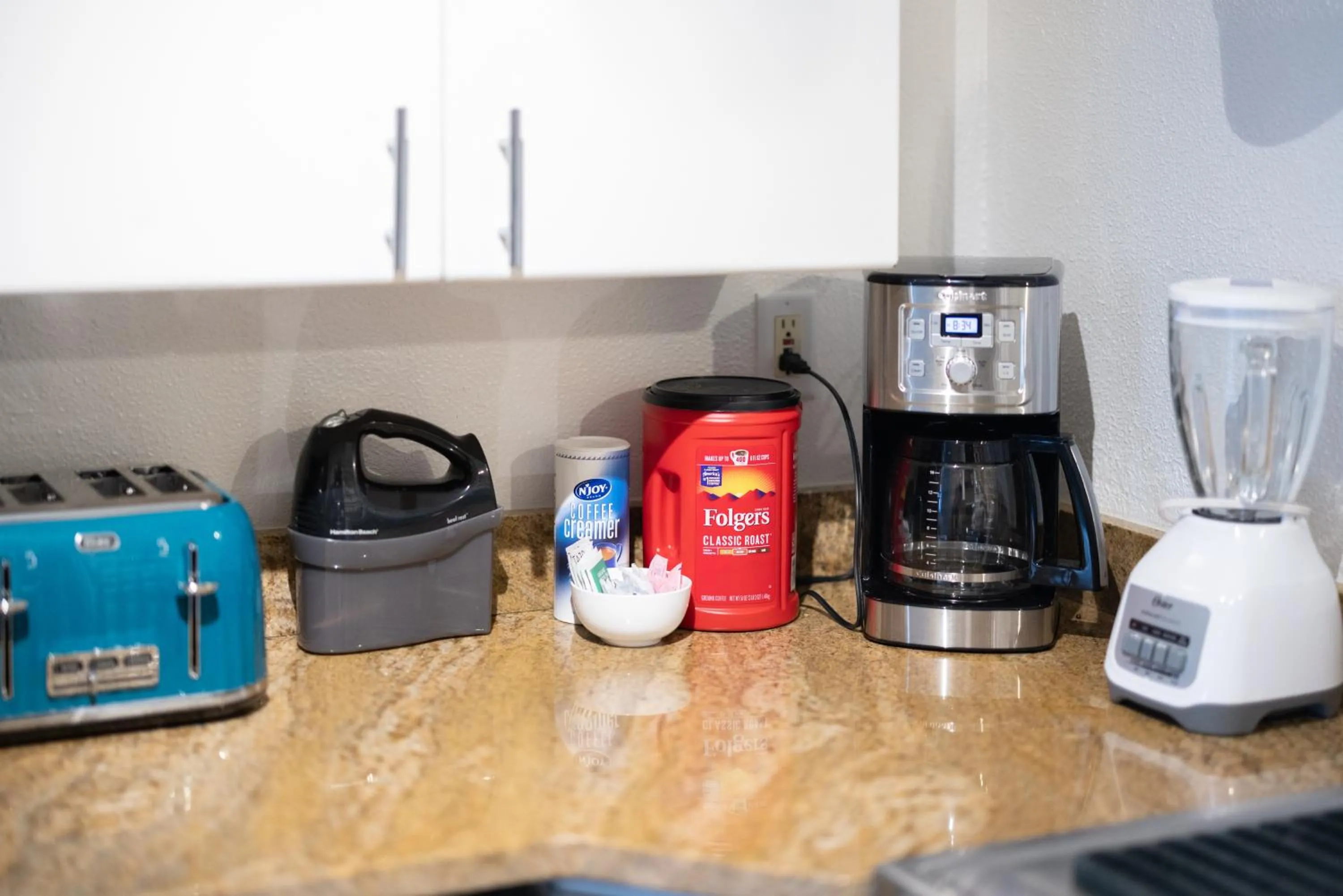 Georgetown Villas 1-1b Close to Cleveland Airport and the Rocky River Valley