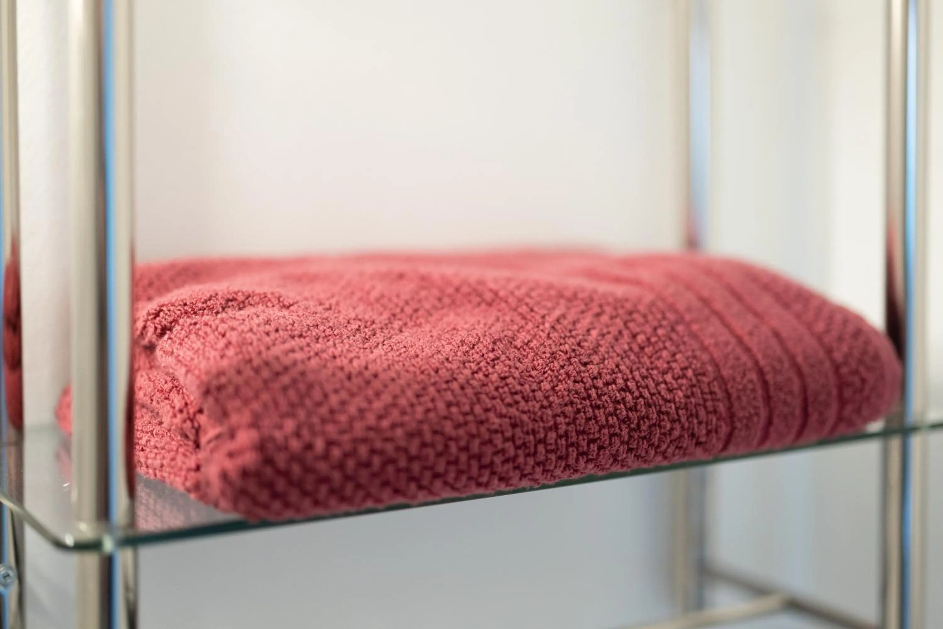 Bed in Georgetown Villas 1-1b Close to Cleveland Airport and the Rocky River Valley