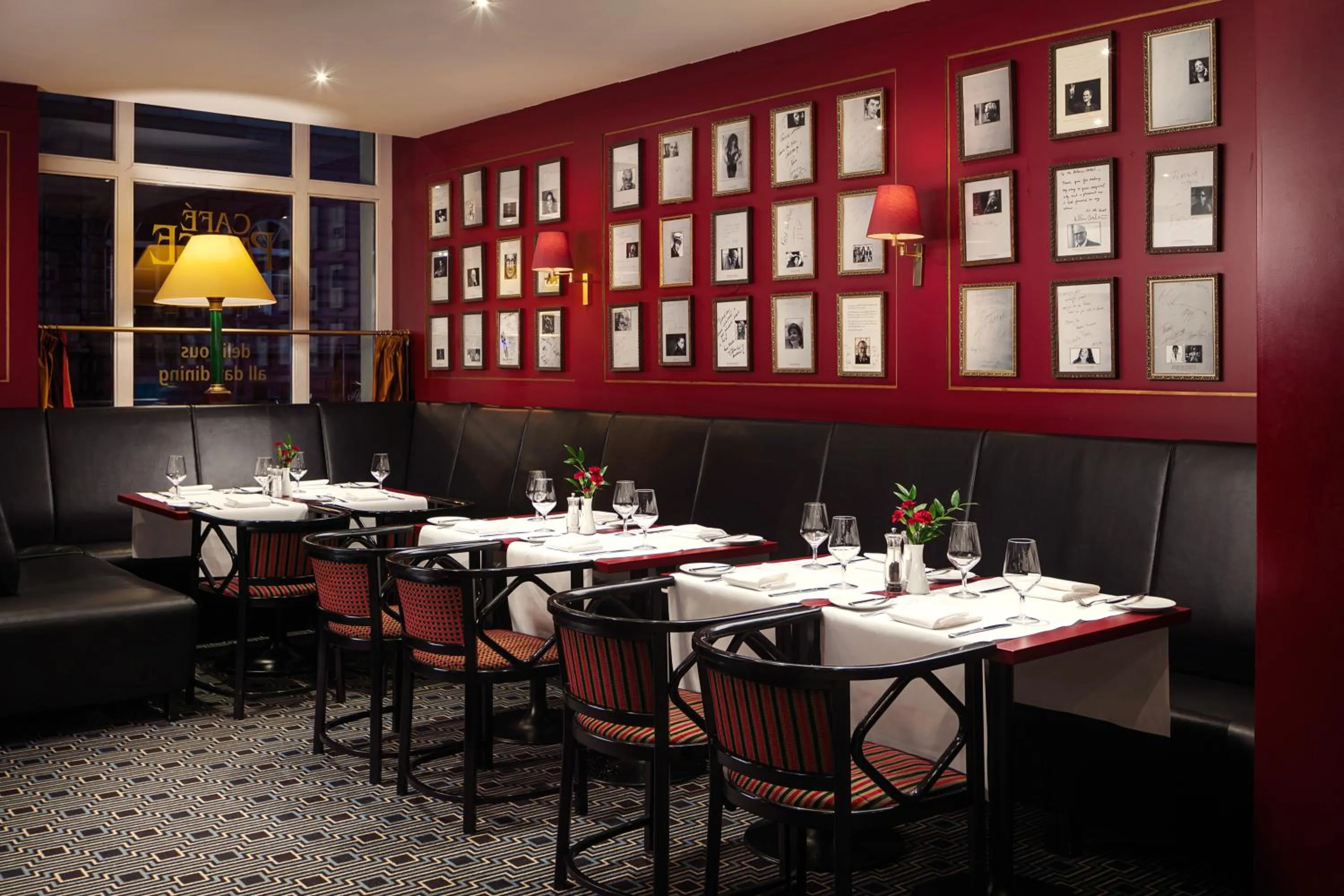 Restaurant/places to eat in Art Nouveau Palace Hotel