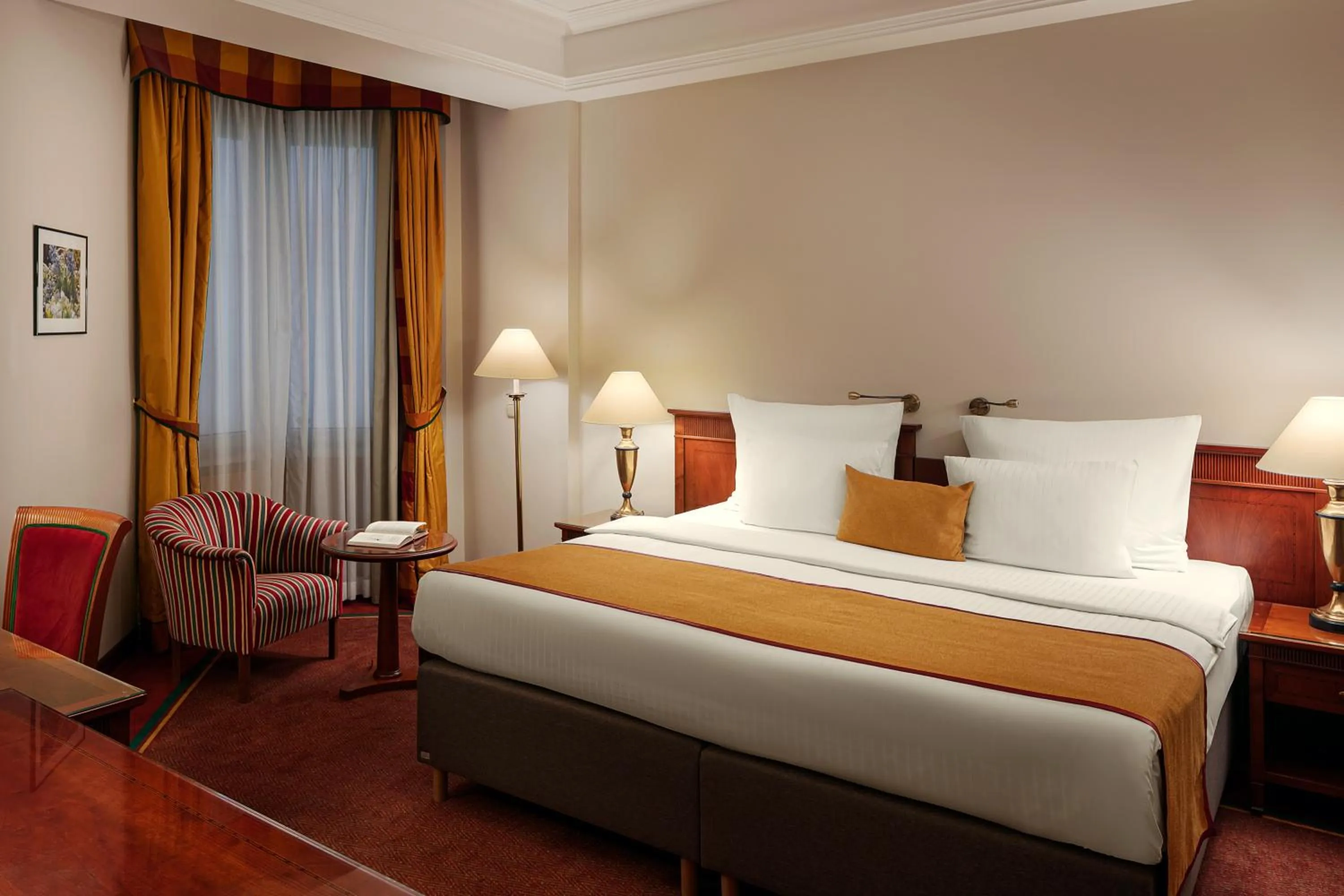 Photo of the whole room, Bed in Art Nouveau Palace Hotel