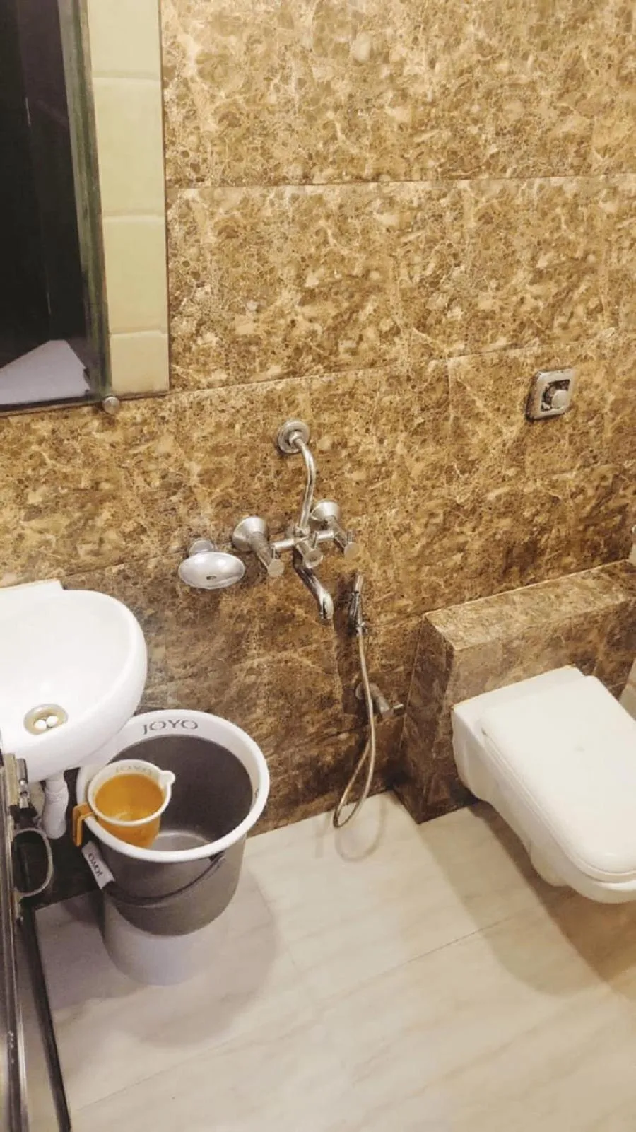 Bathroom in Hotel Guestinn Residency