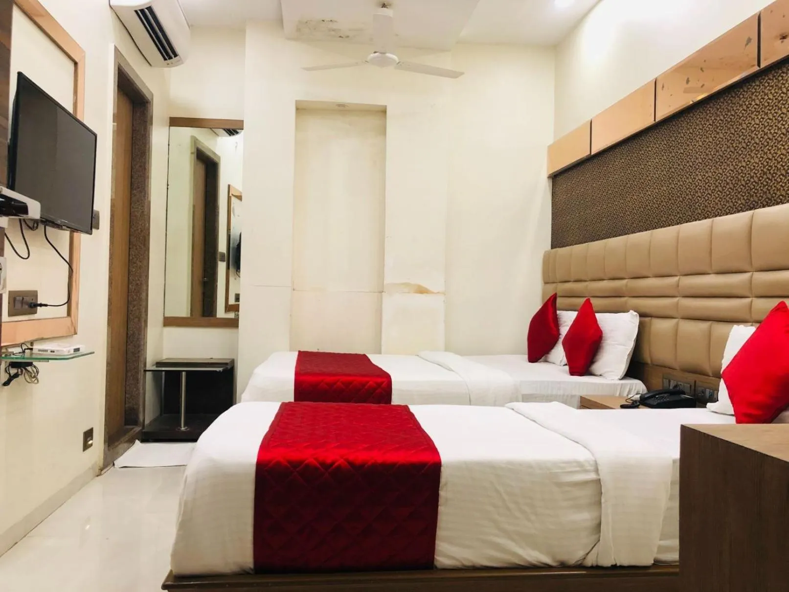 Bedroom, Bed in Hotel Guestinn Residency