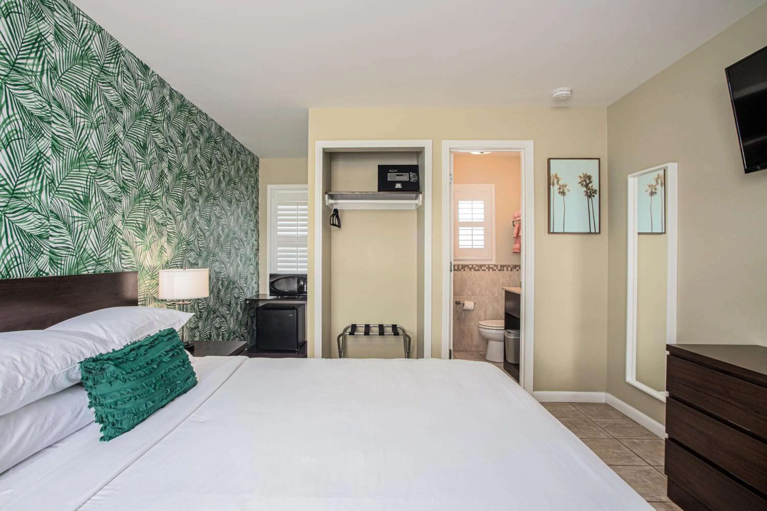 Bedroom, Bed in The Local - St. Augustine