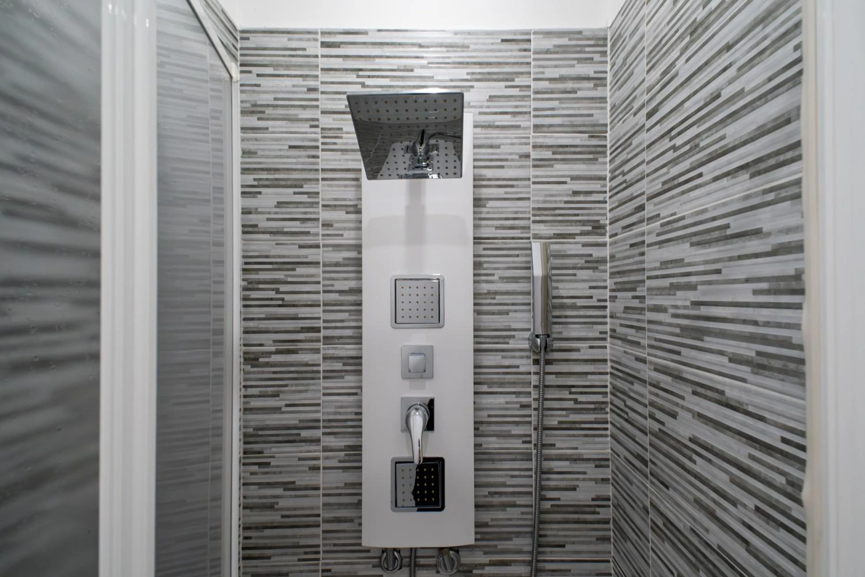 Bathroom in Verus Room