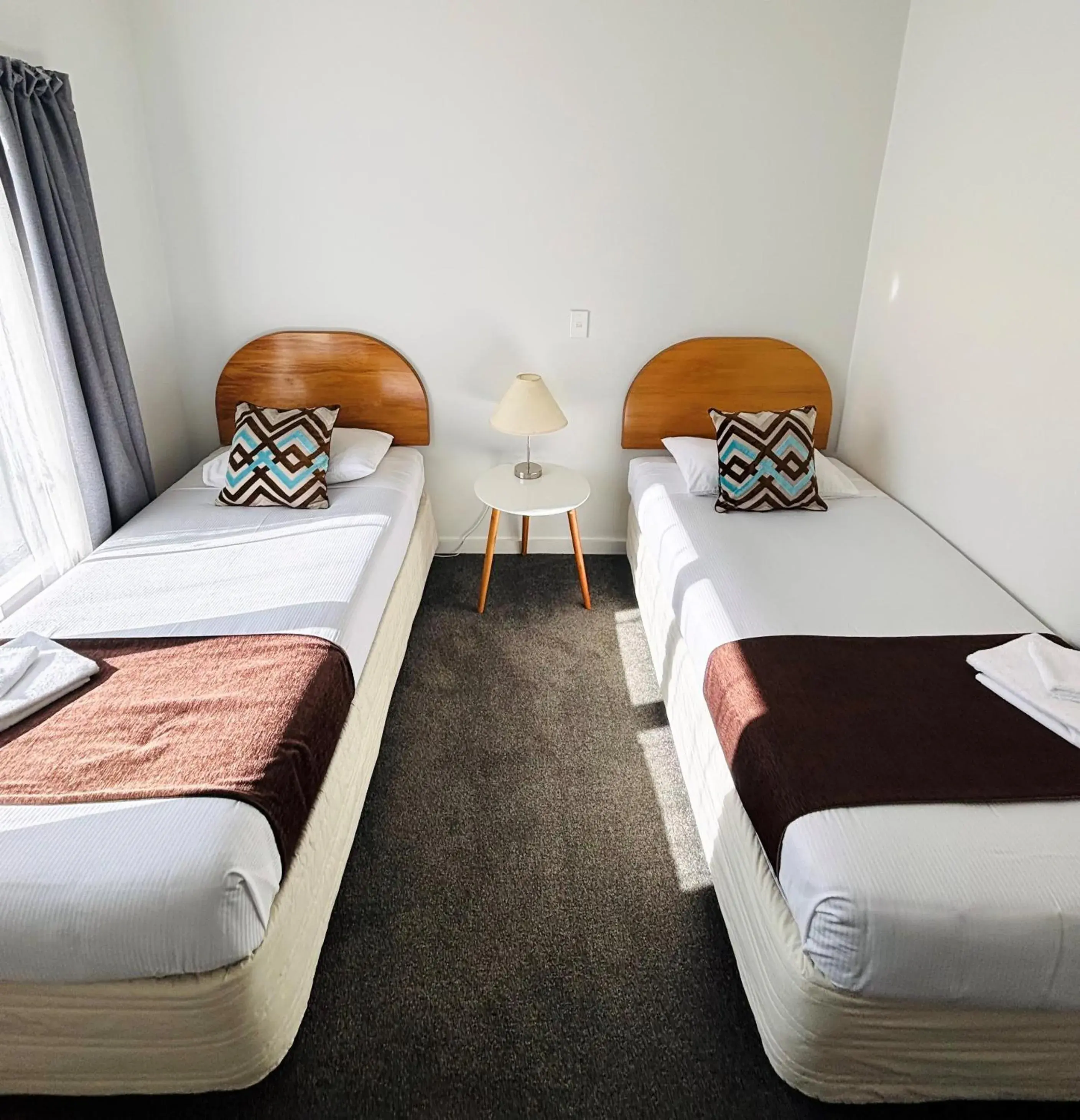 Standard Two-Bedroom Apartment in Bush Inn Court Motel Standard Two-Bedroom Apartment in Bush Inn Court Motel