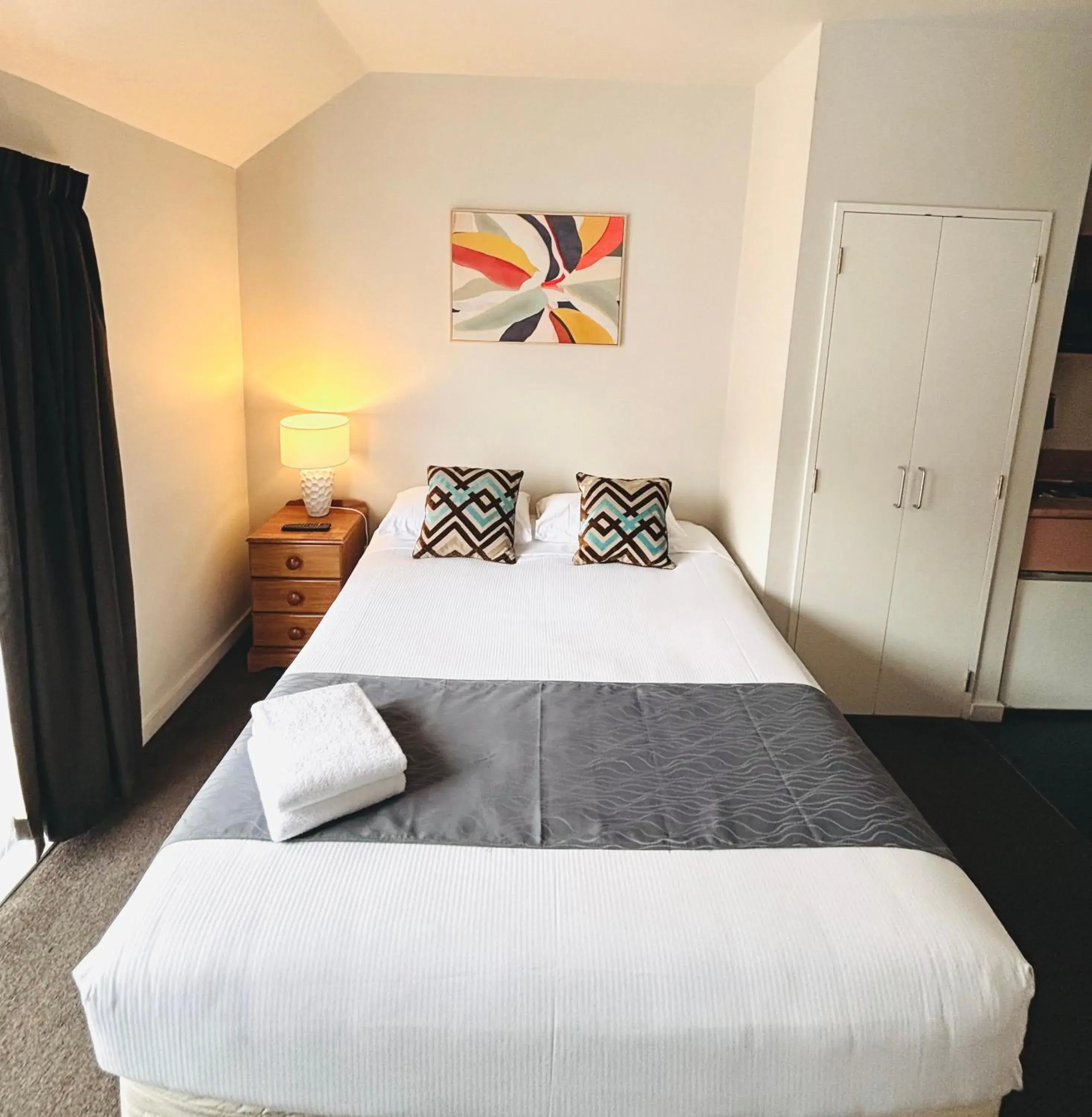 Standard Studio in Bush Inn Court Motel Standard Studio in Bush Inn Court Motel