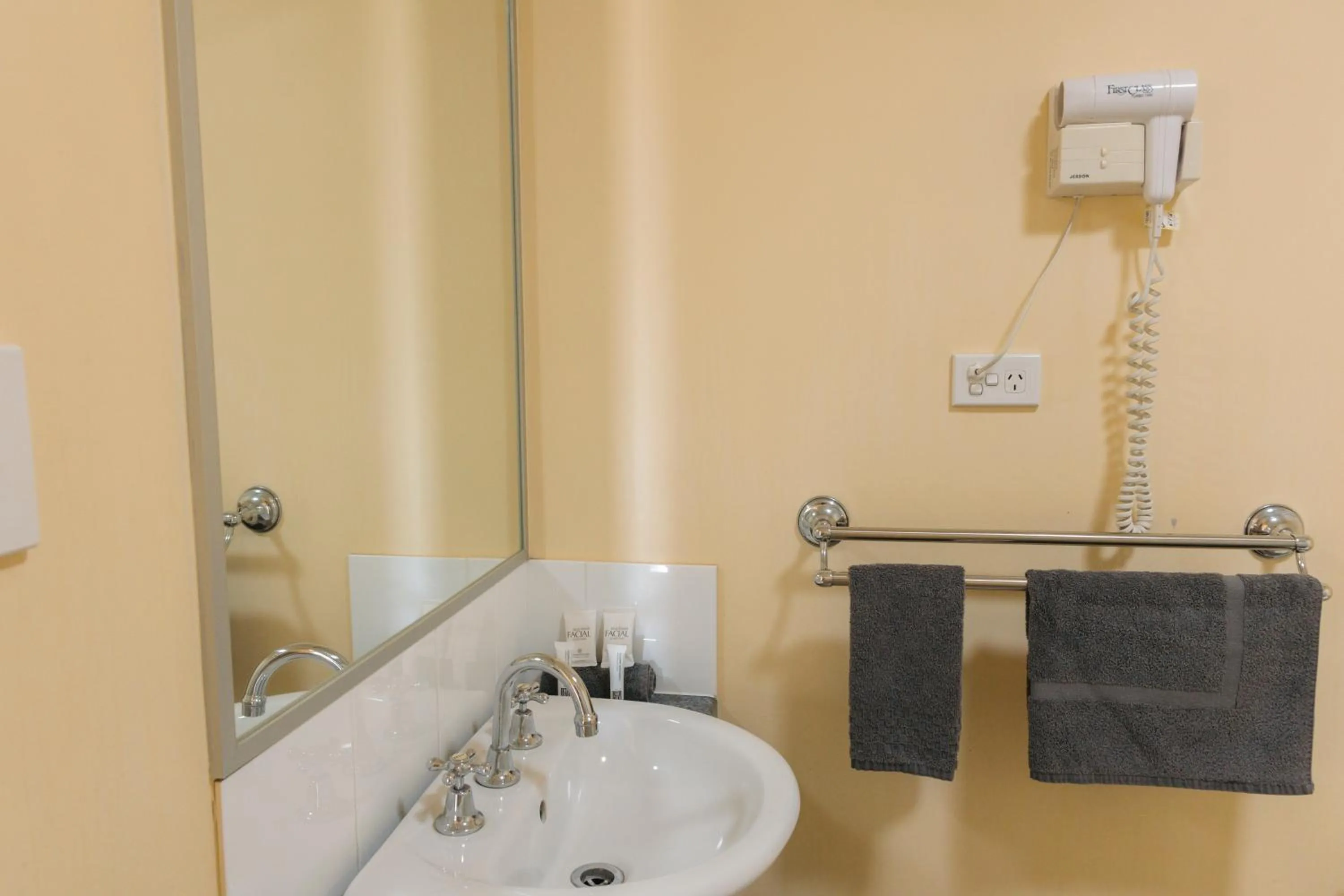 Bathroom in Moura Motel