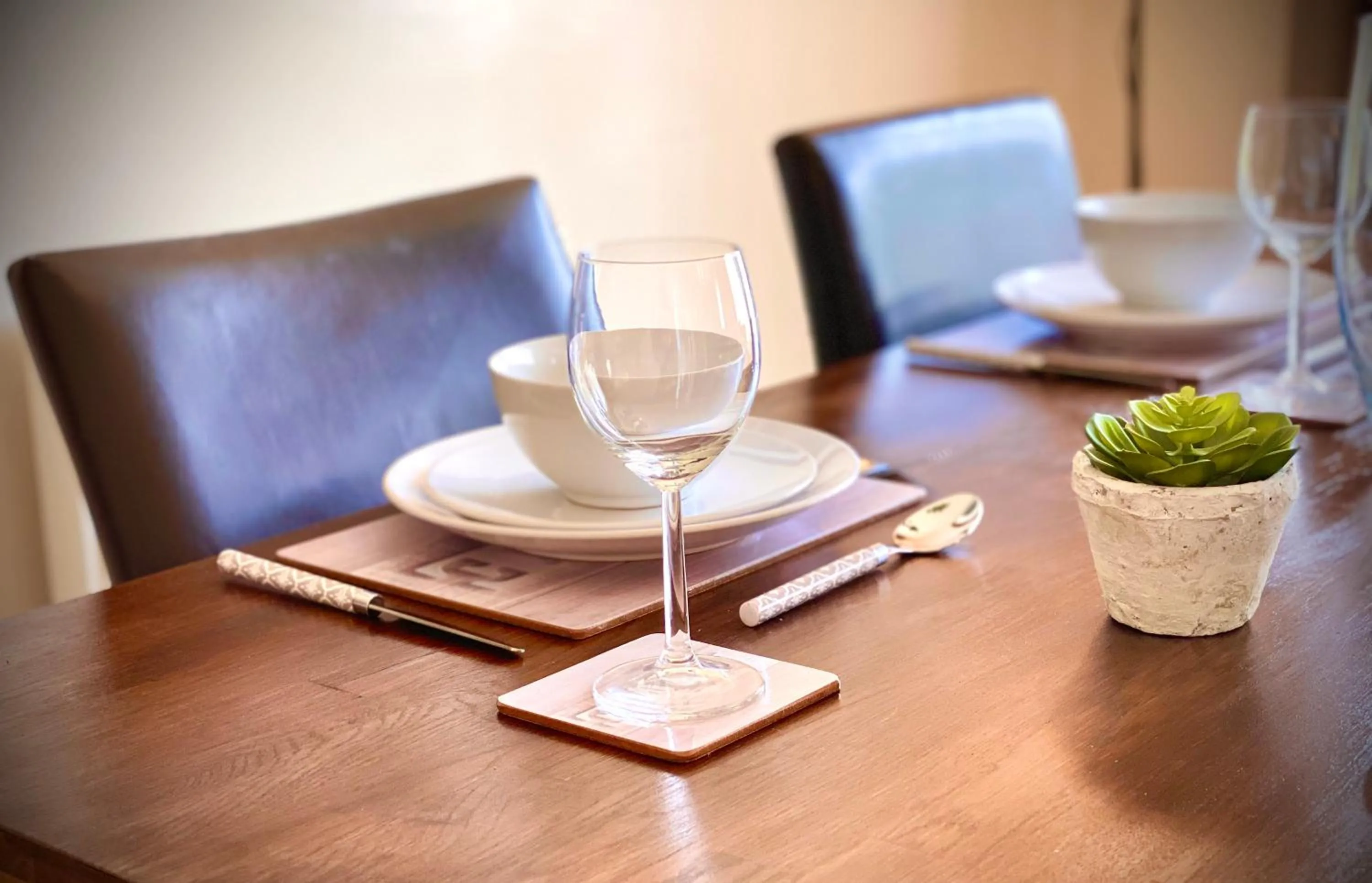 Dining area in Aylesbury Contractor & Staycation Home