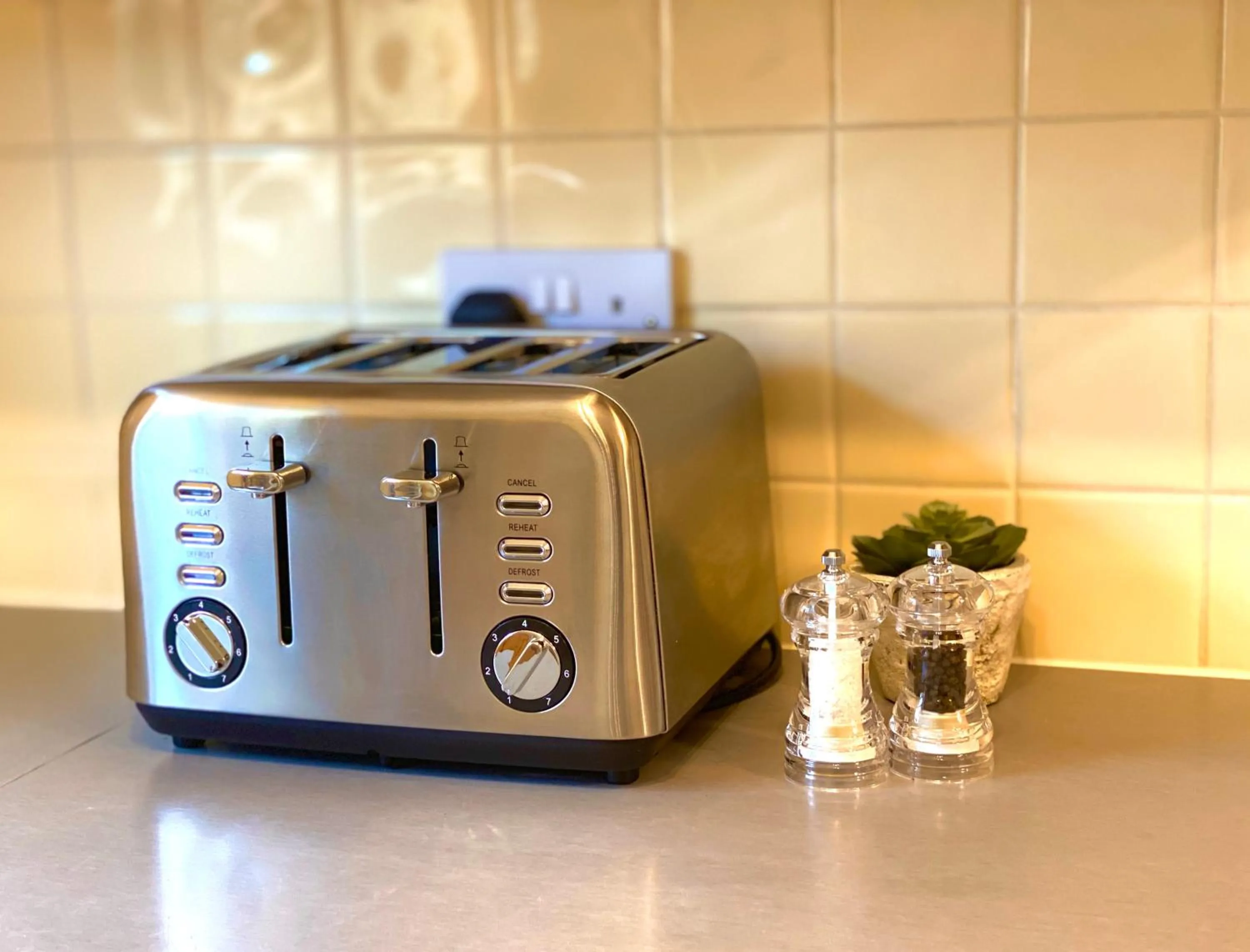 Kitchen or kitchenette in Aylesbury Contractor & Staycation Home