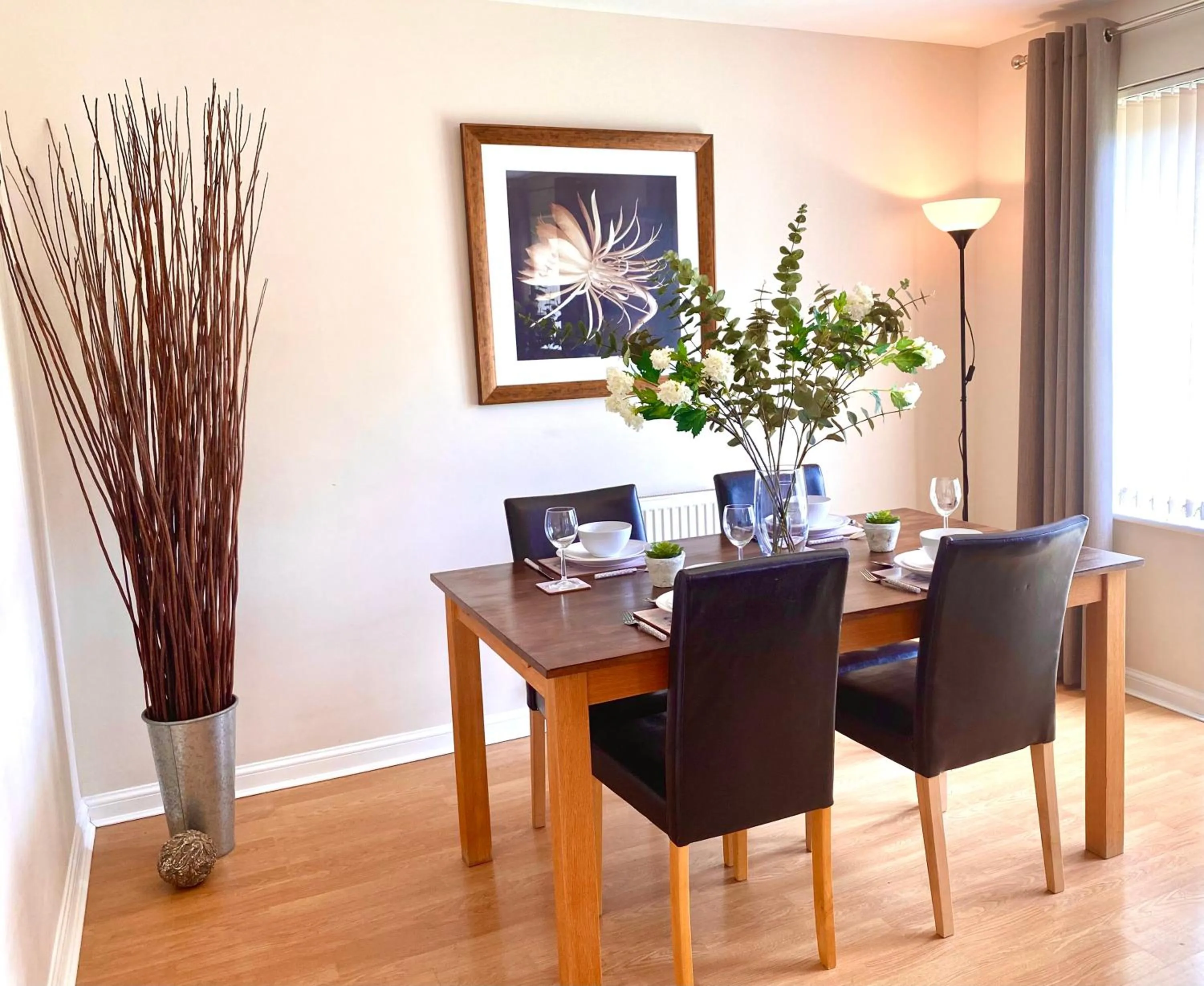 Dining area in Aylesbury Contractor & Staycation Home