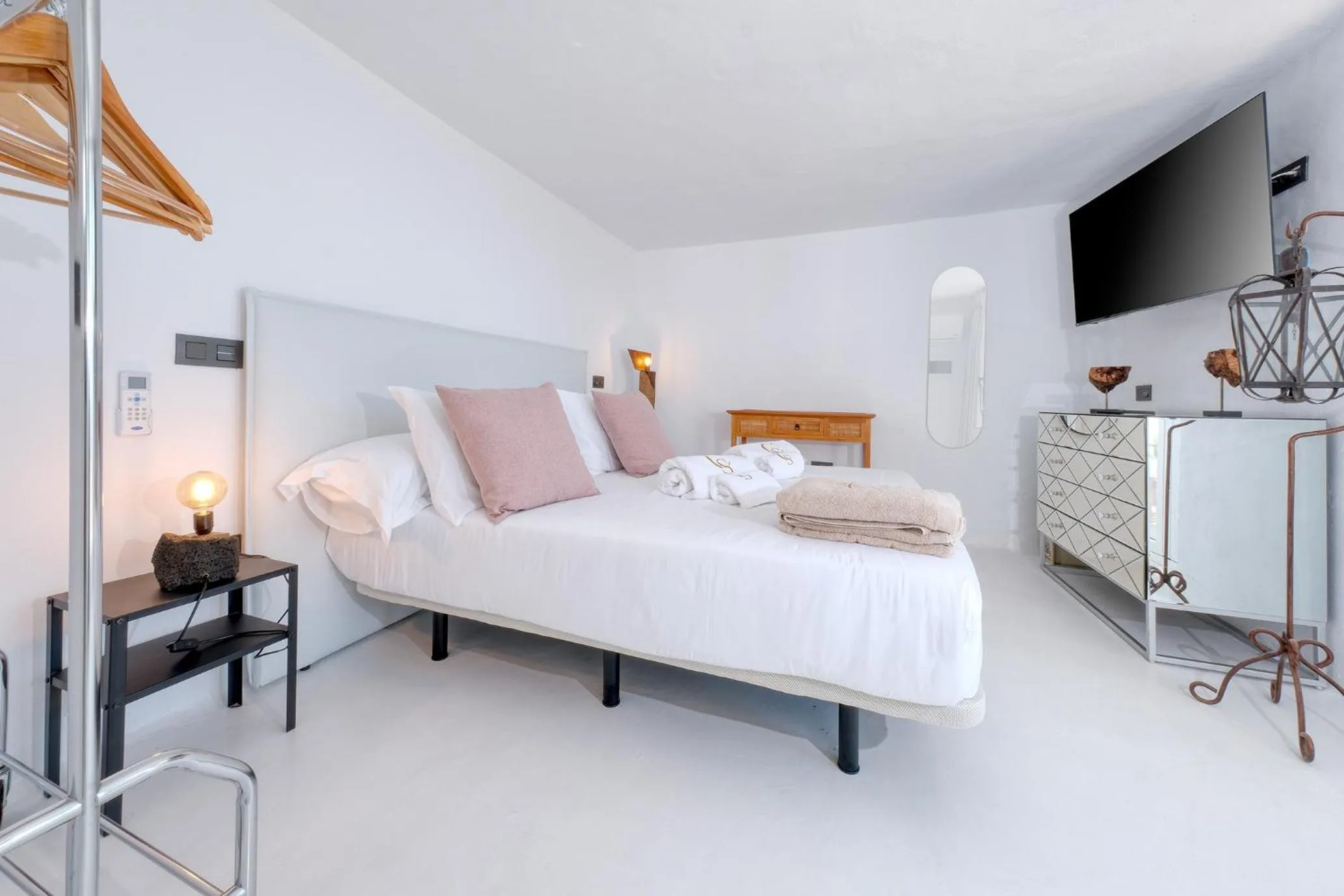 Bed in Casa Serena 10 Boutique- Adults Only-Breakfast Included