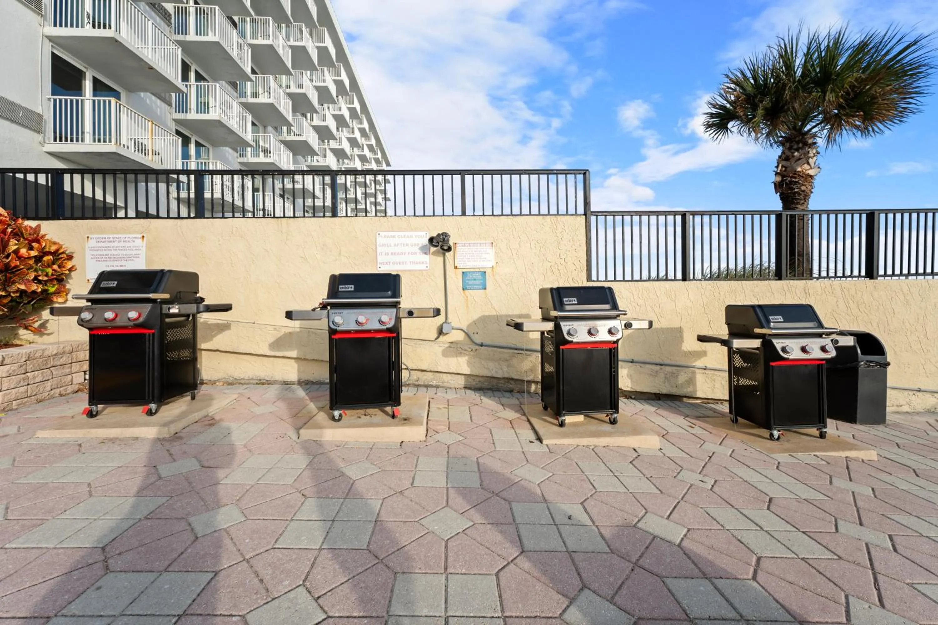 BBQ facilities in Outrigger Beach Club Resort