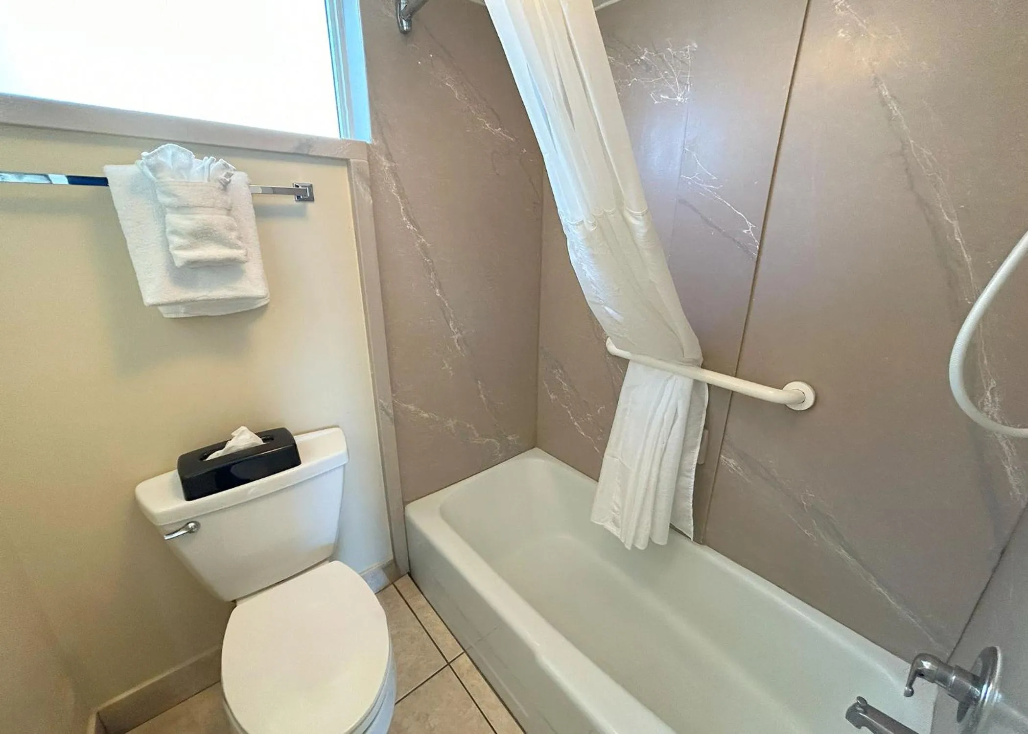 Shower in Outrigger Beach Club Resort