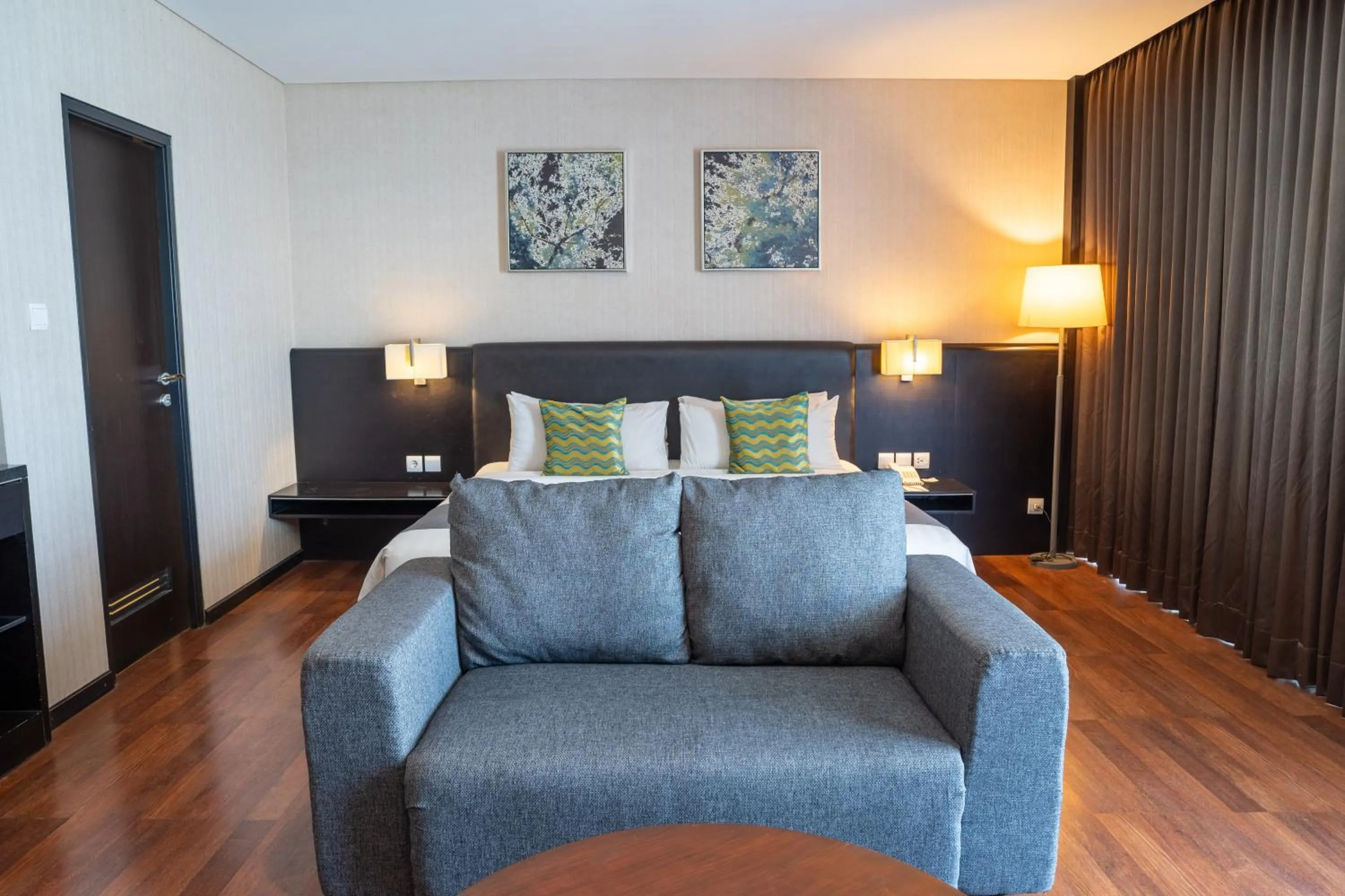 Seating area in Estrella Hotel & Conference