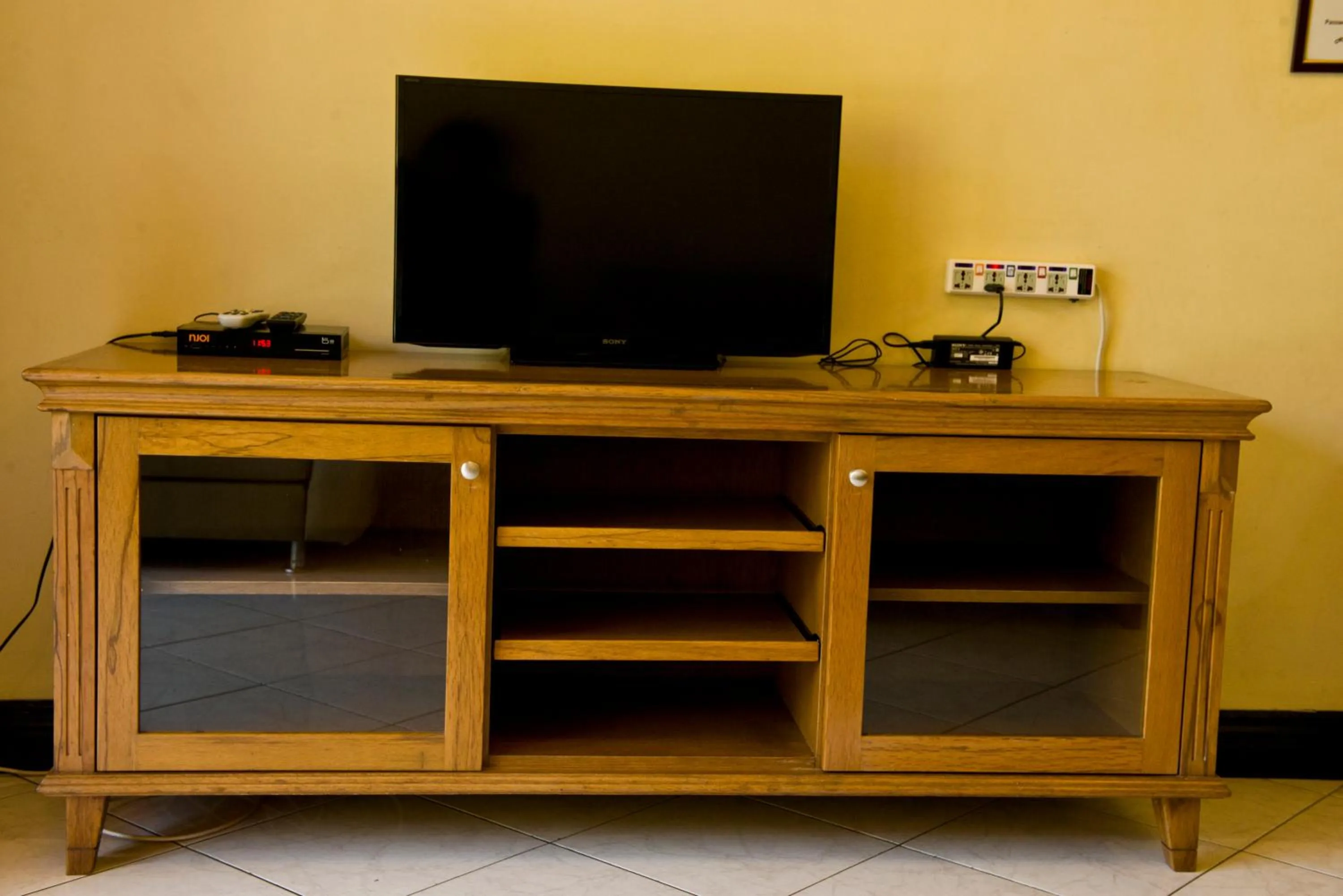 TV and multimedia in Nana Marina Court