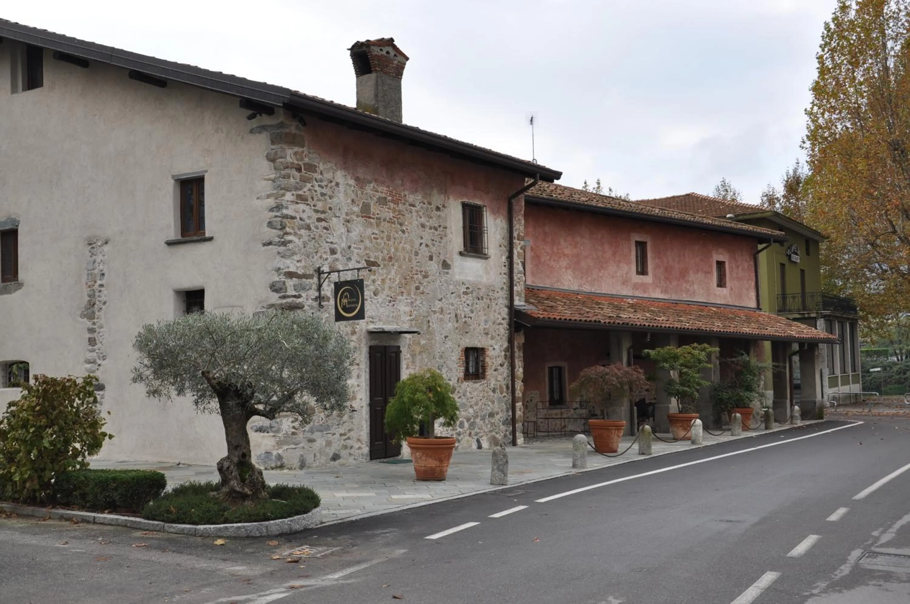 Facade/entrance in Locanda Osteria Marascia