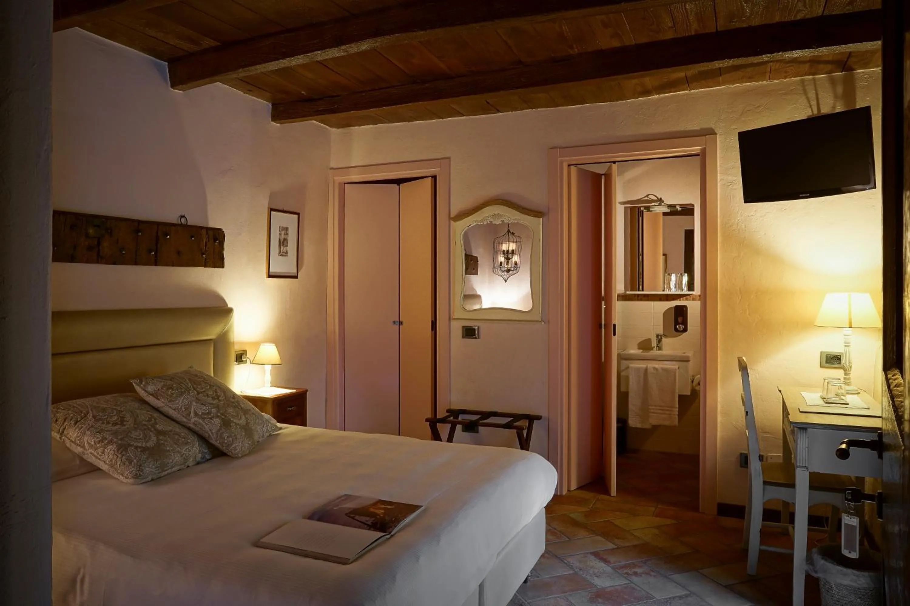 Bed in Locanda Osteria Marascia