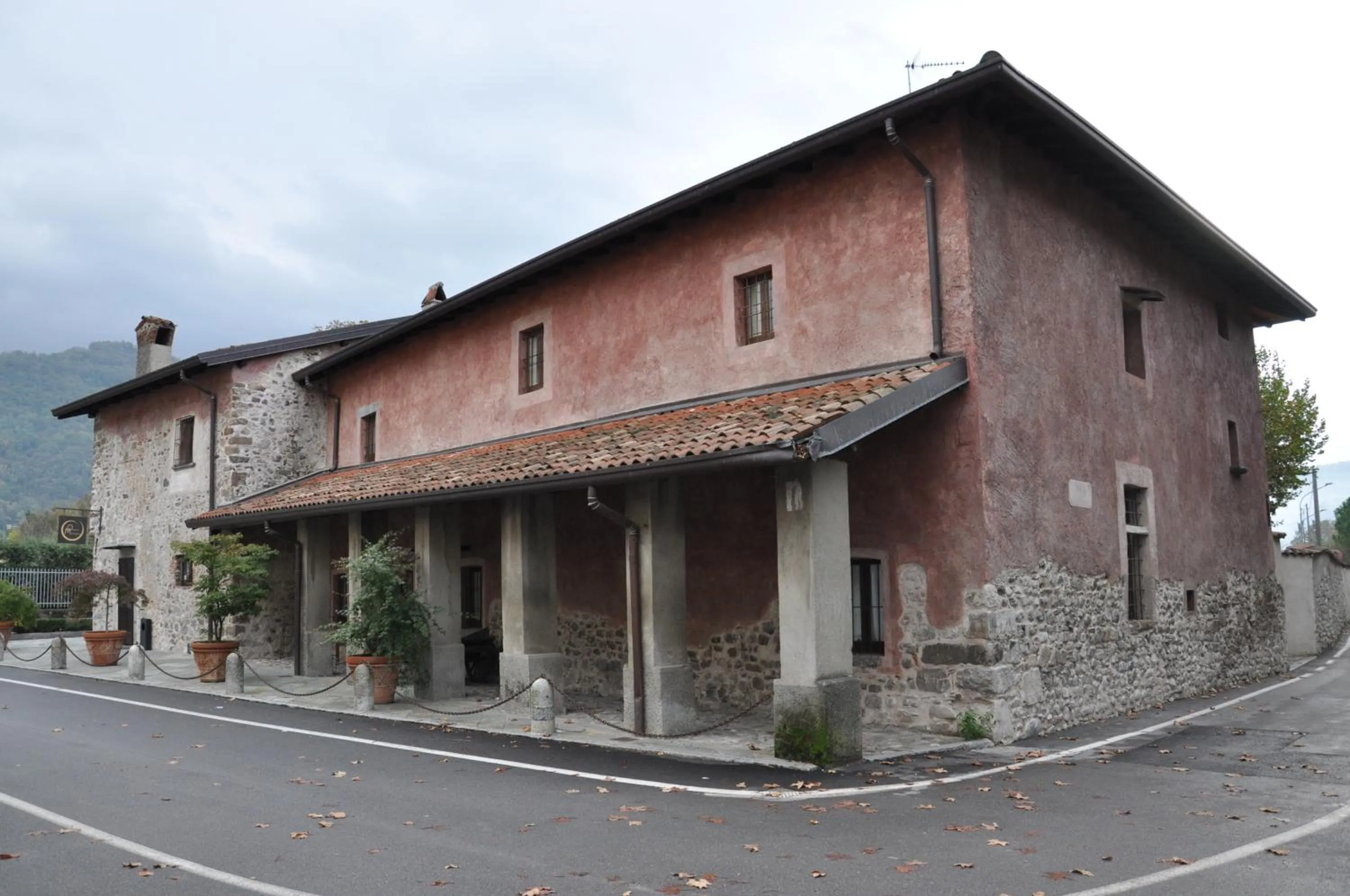 Facade/entrance in Locanda Osteria Marascia