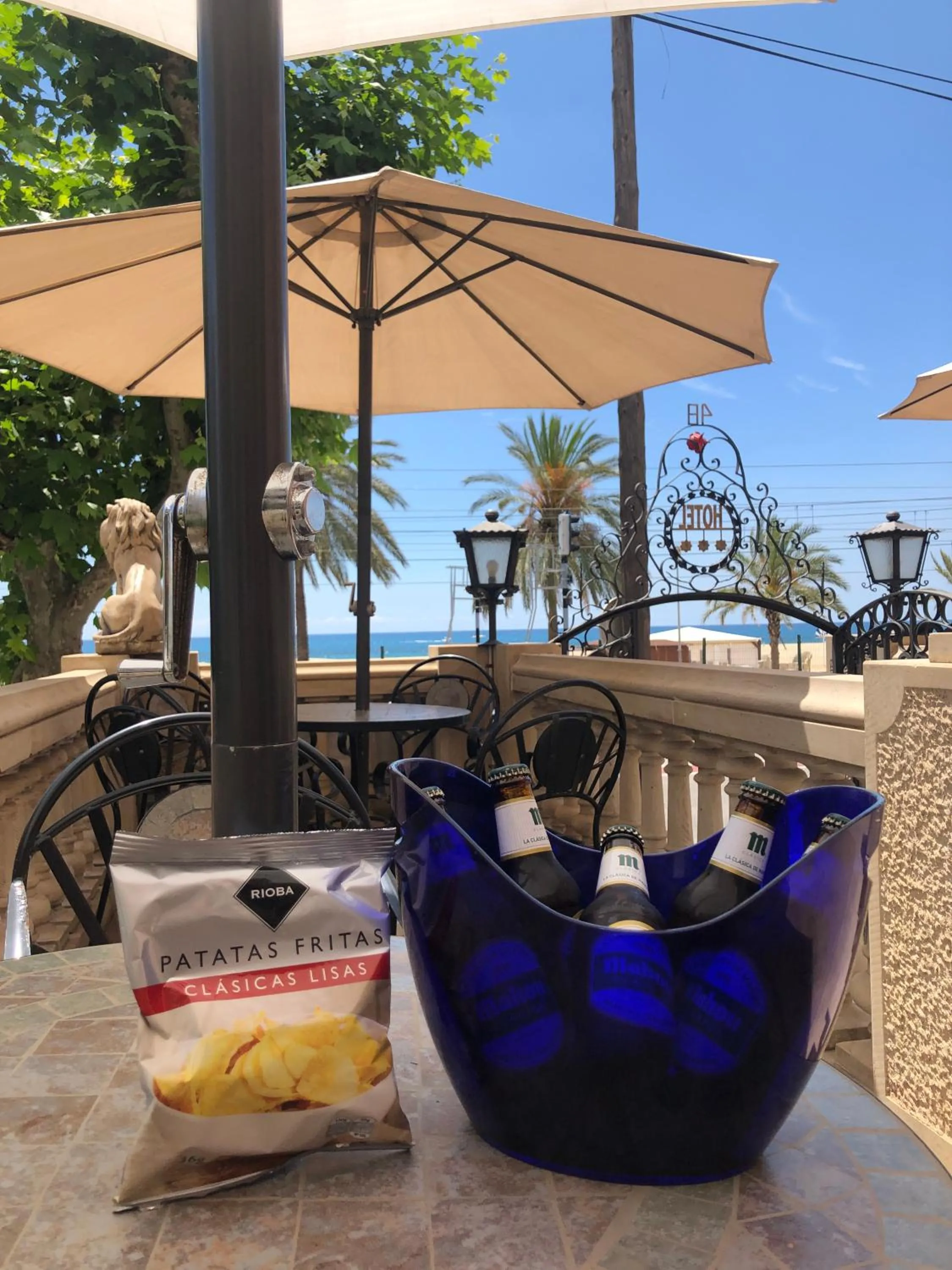 Facade/entrance in Llar de Capitans