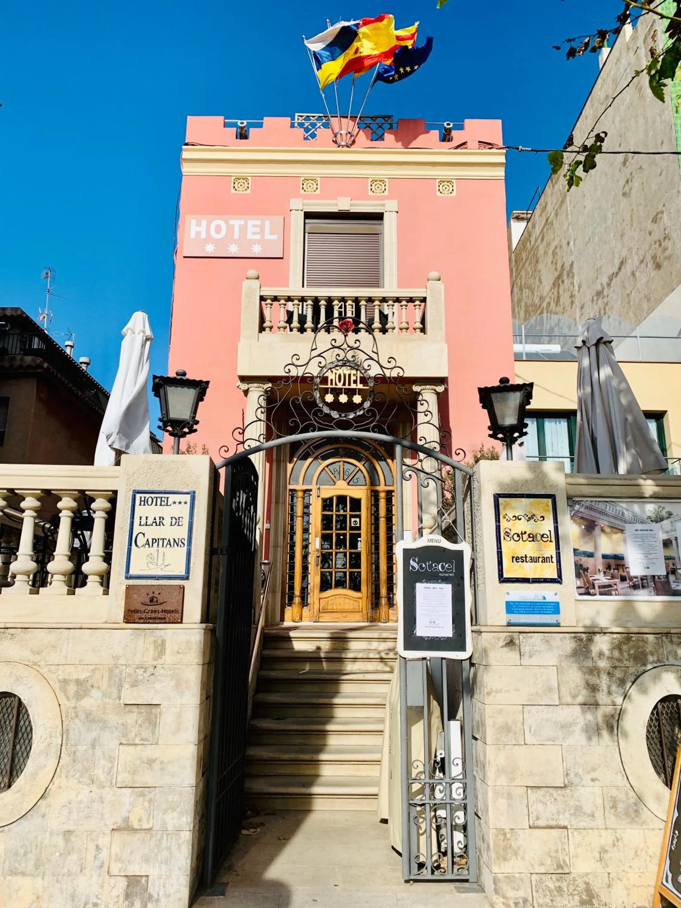 Property Building in Llar de Capitans