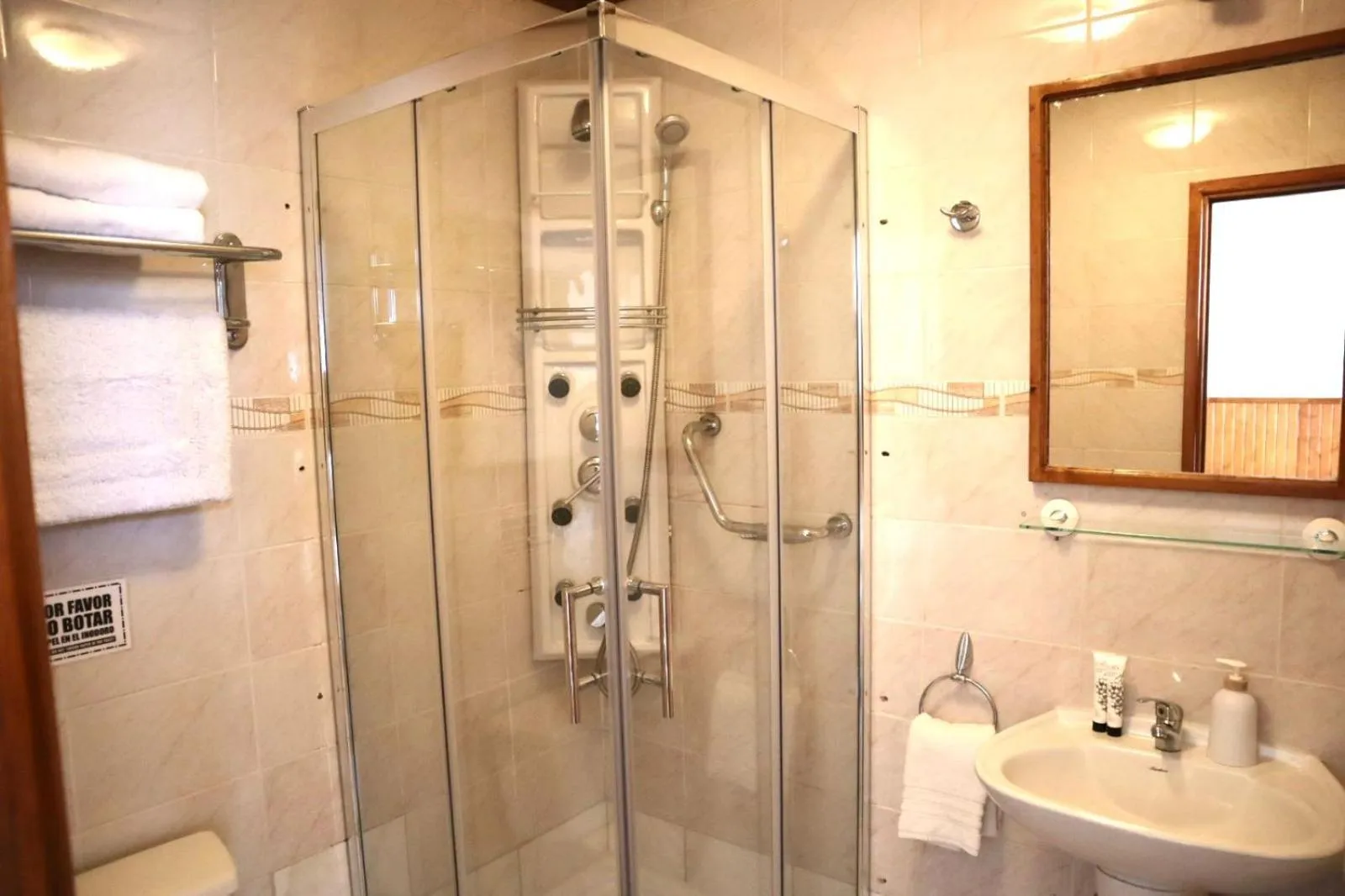 Shower in CHALET CHAPITAL Punta Arenas
