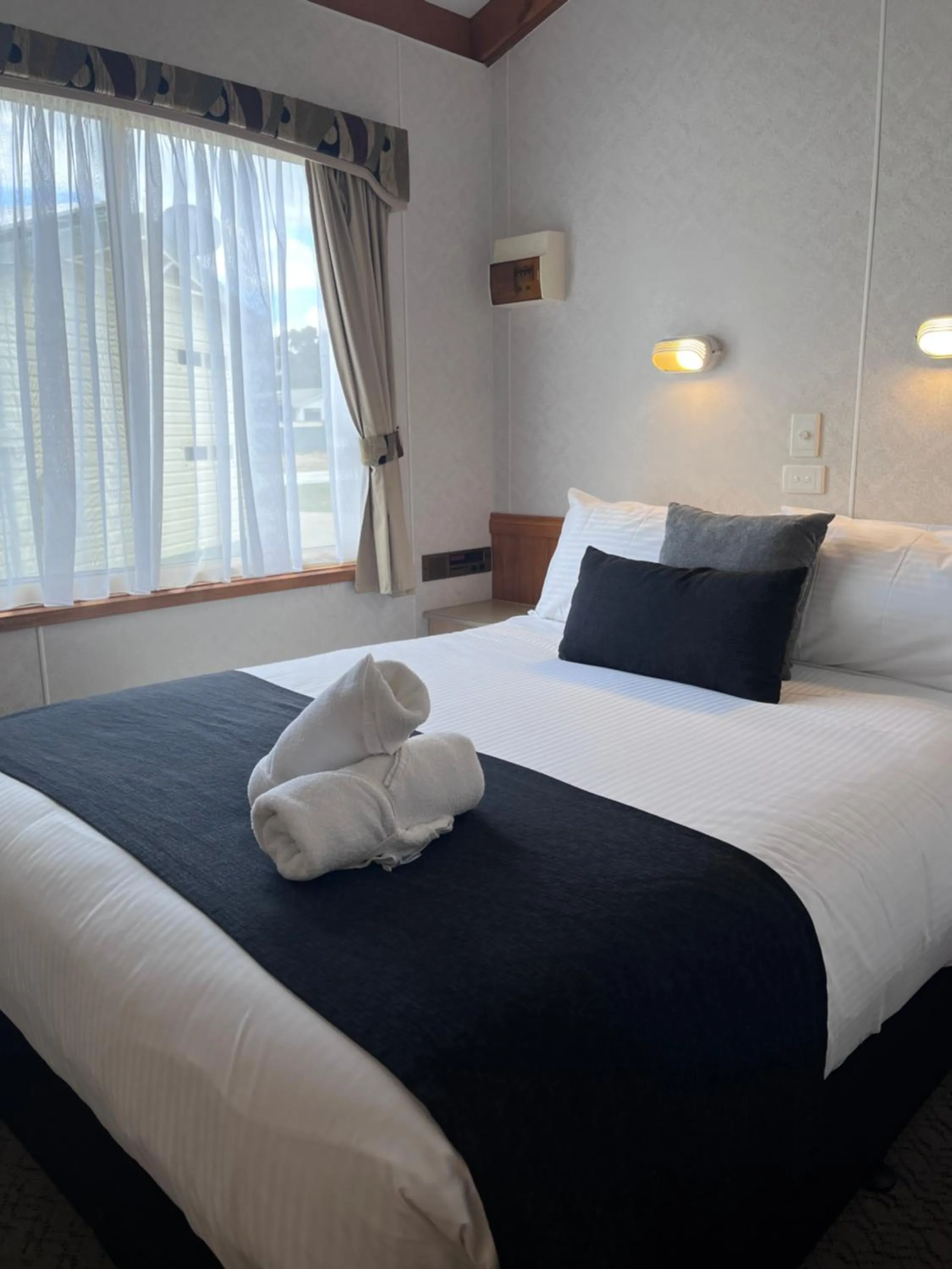 Bedroom, Bed in Paynesville Holiday Park