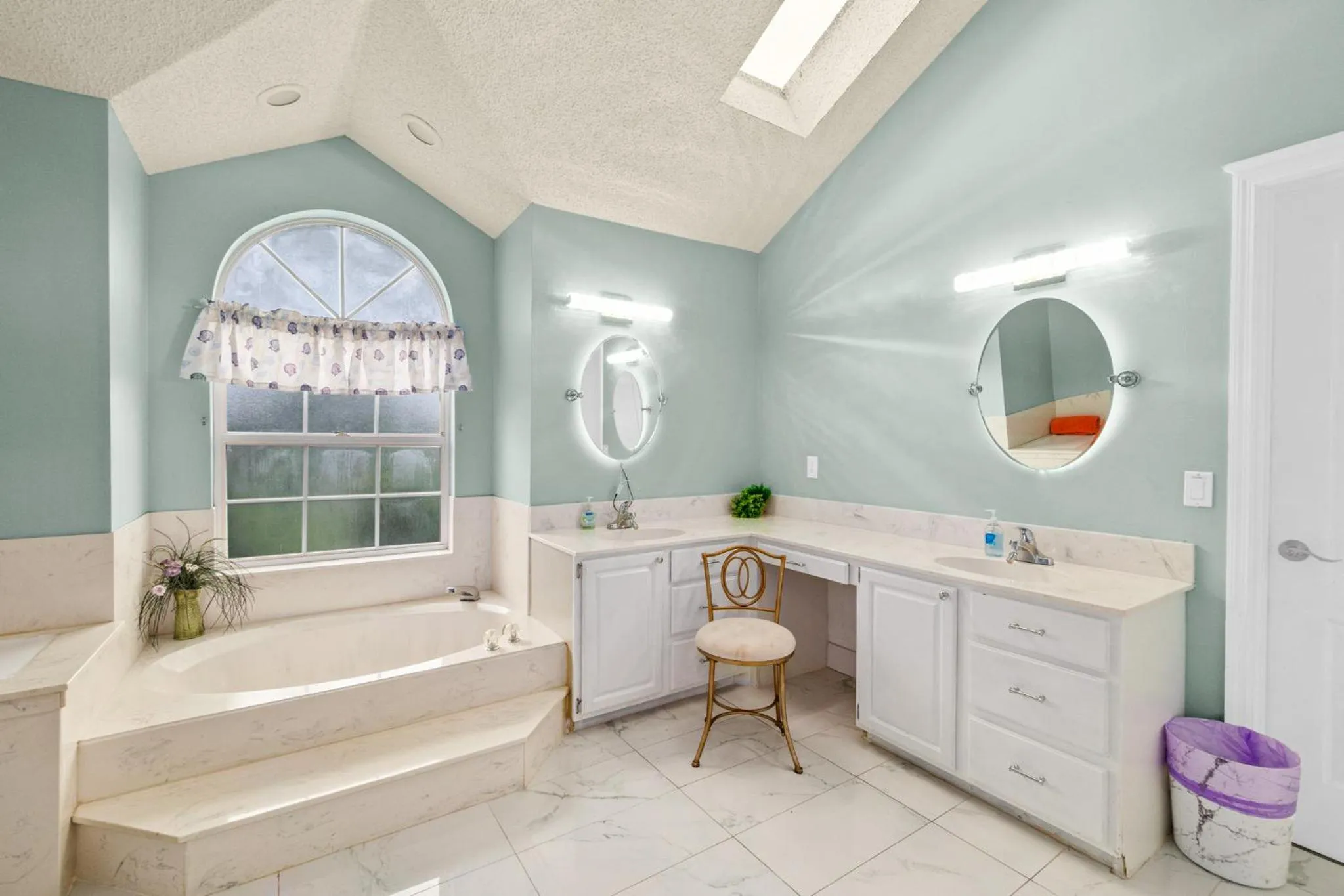 Shower in Tropical Escape with Relaxing Heated Pool & Palm Breezes