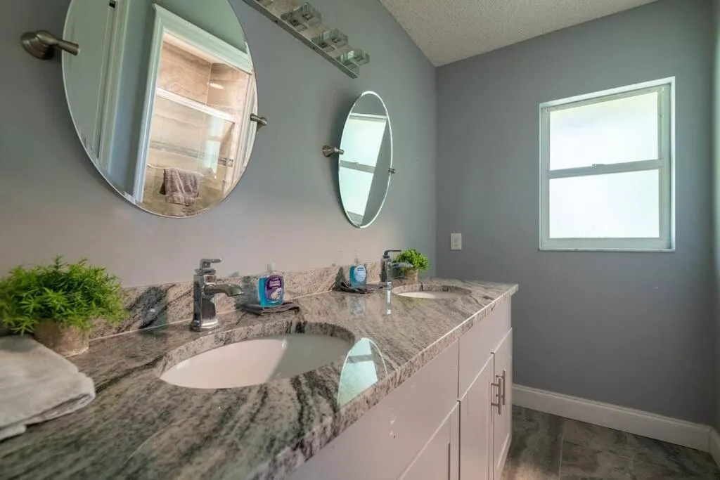 Tropical Escape with Relaxing Heated Pool & Palm Breezes