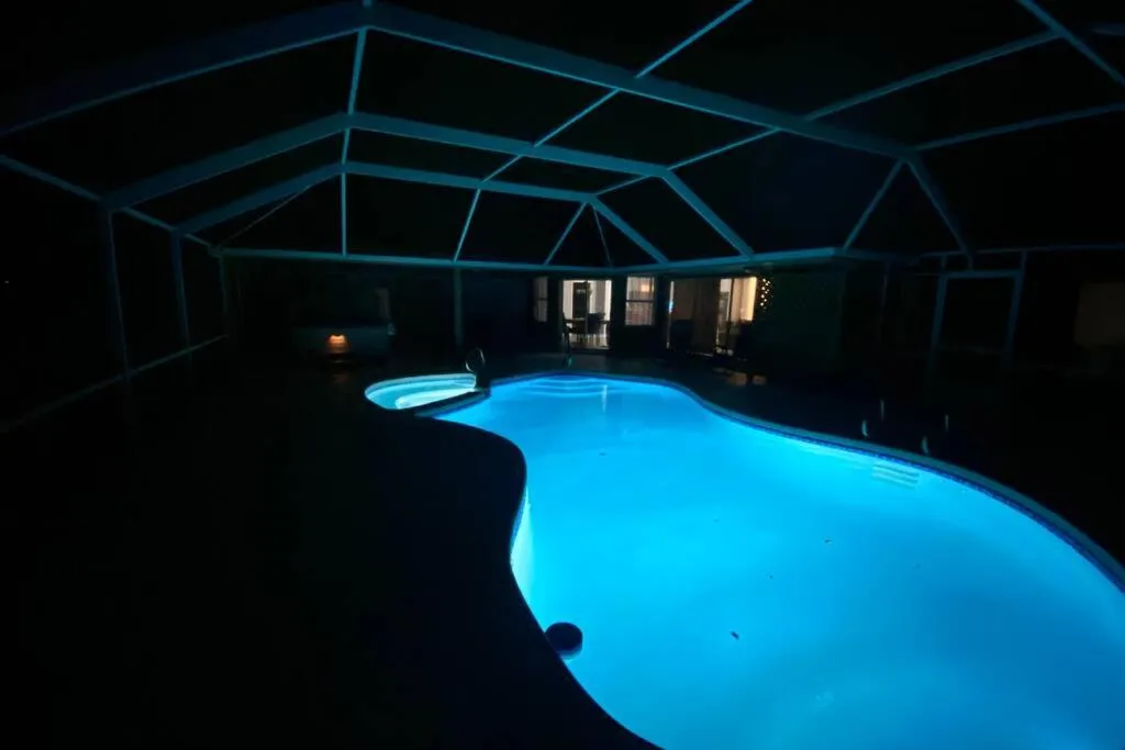 Night in Tropical Escape with Relaxing Heated Pool & Palm Breezes
