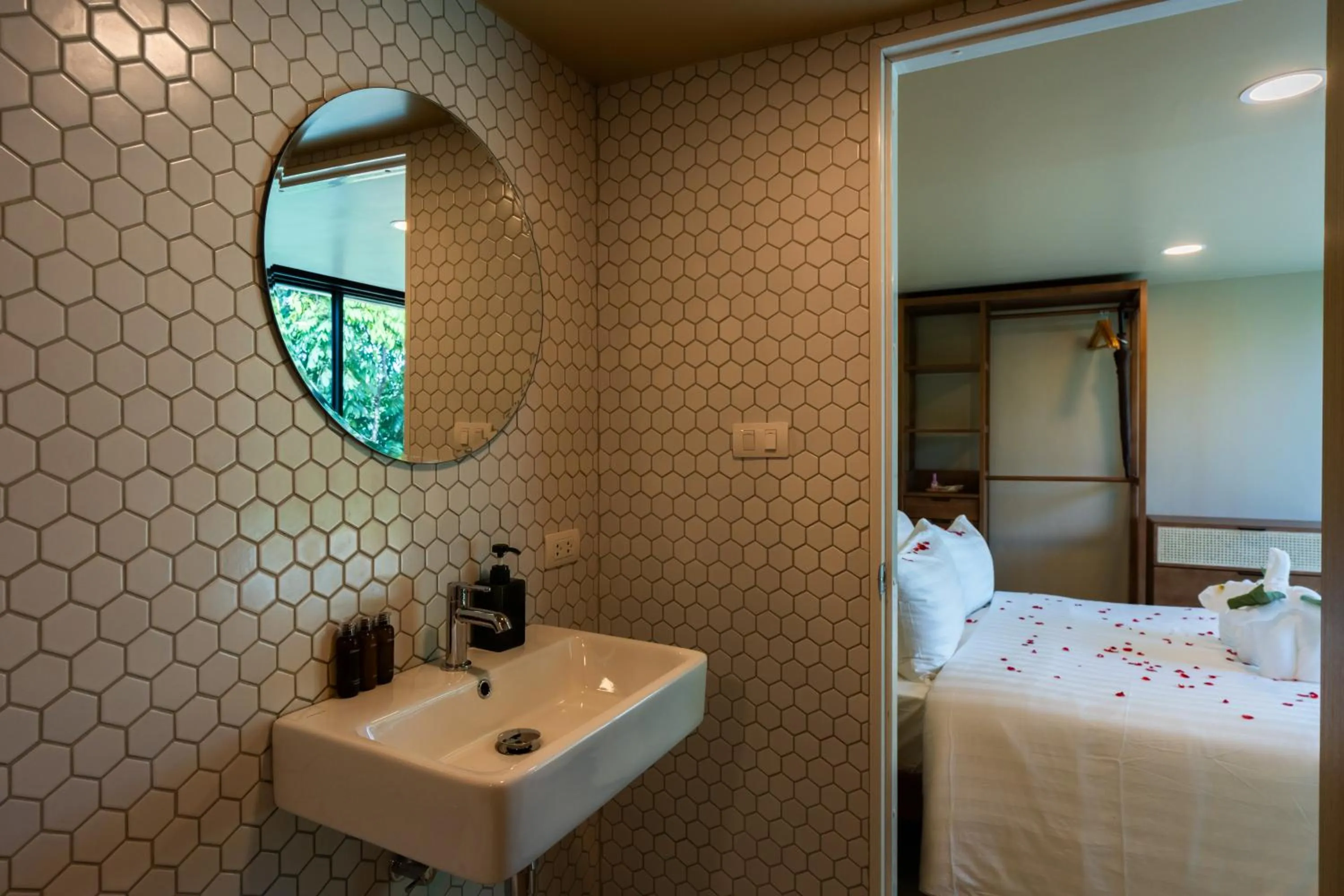 Bathroom, Bed in AKRA Collection Layan - Hideaway Villas
