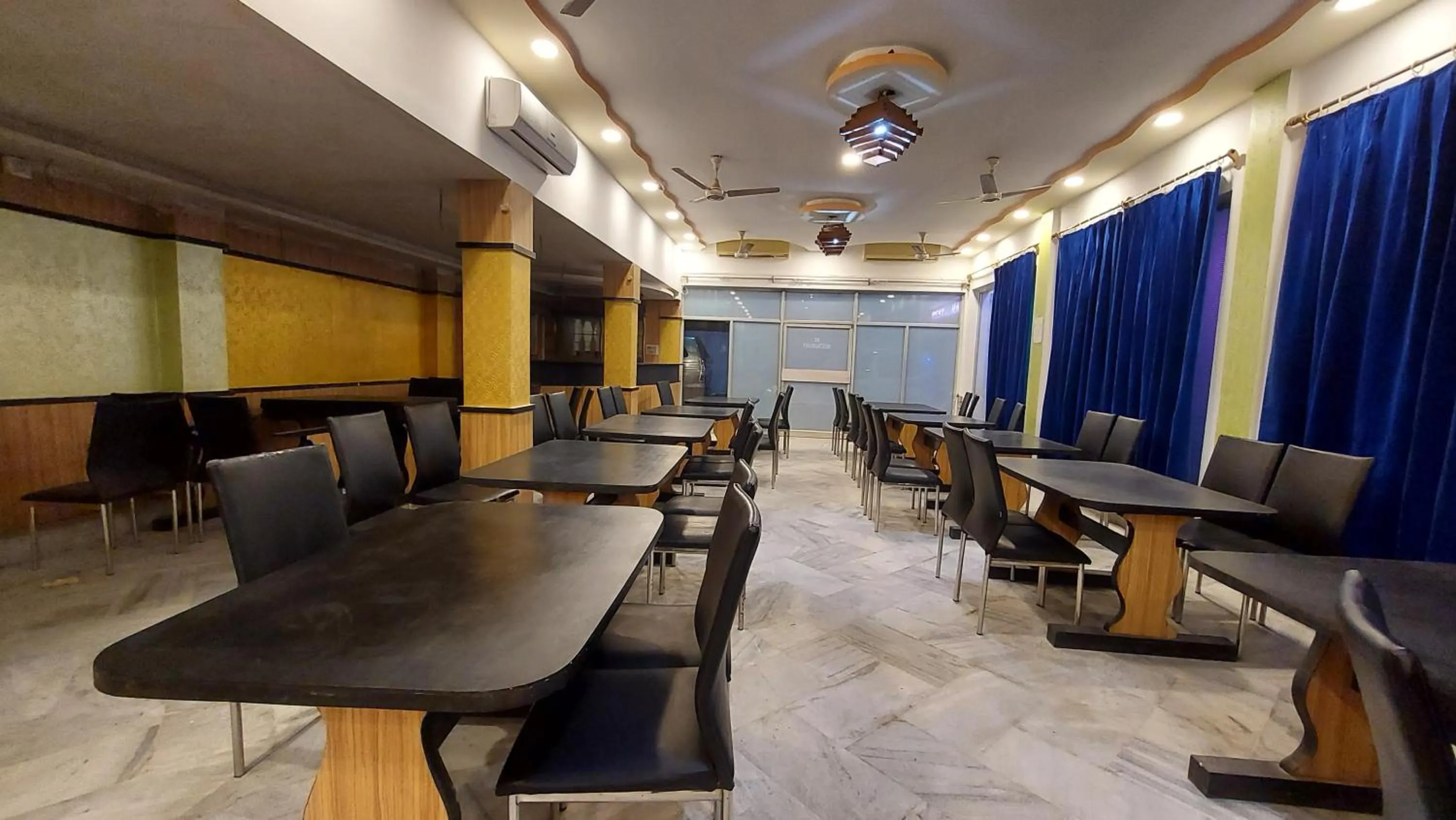 Restaurant/places to eat in Hotel Sea Coast